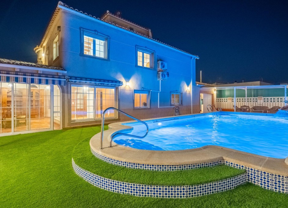 Sale - Detached Villa -
Torrevieja - El chaparral