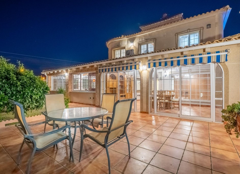 Sale - Detached Villa -
Torrevieja - El chaparral