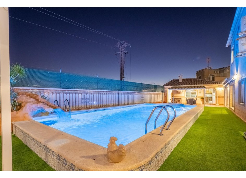 Sale - Detached Villa -
Torrevieja - El chaparral