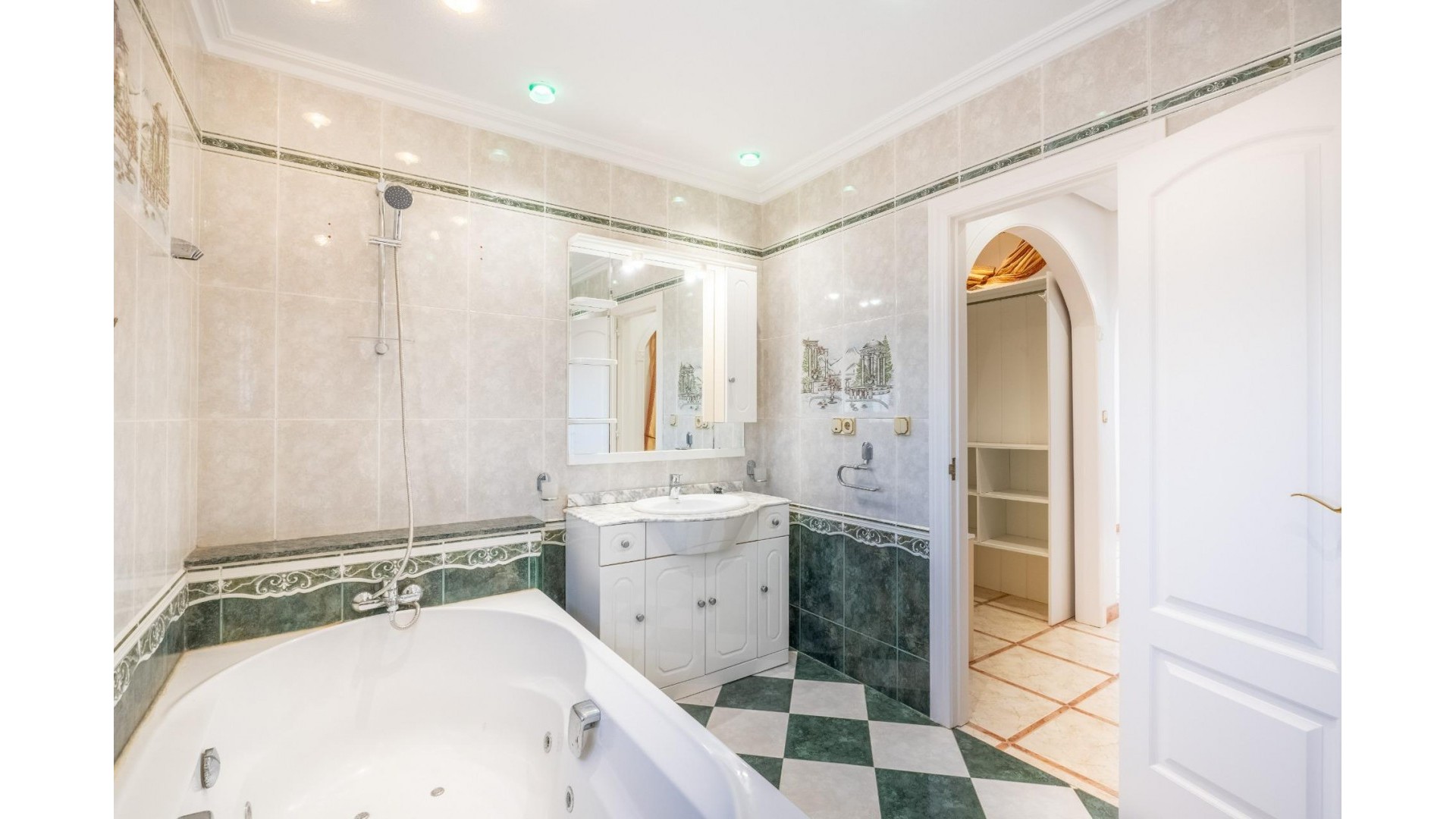 Sale - Detached Villa -
Torrevieja - El chaparral