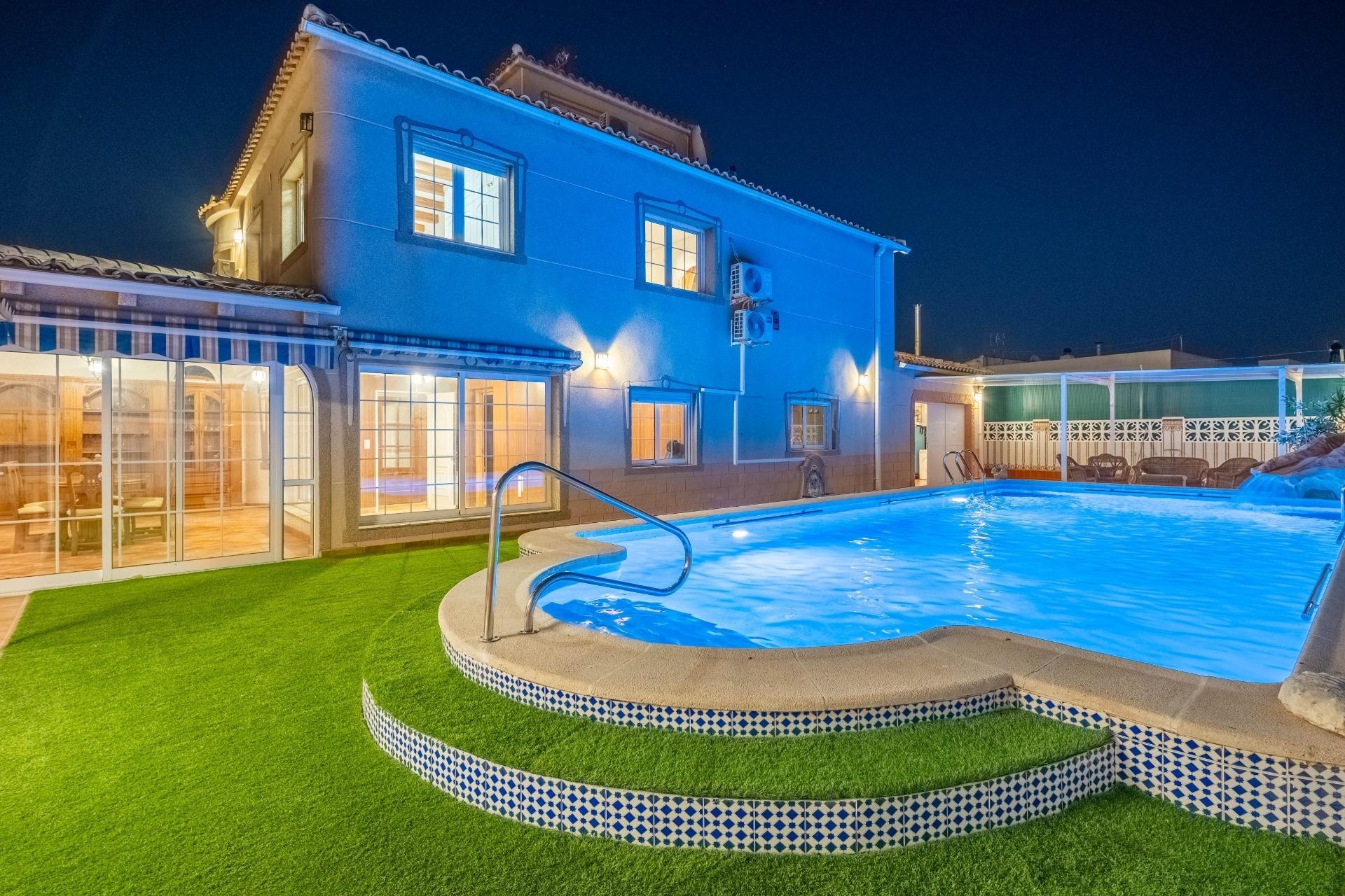 Sale - Detached Villa -
Torrevieja - El chaparral