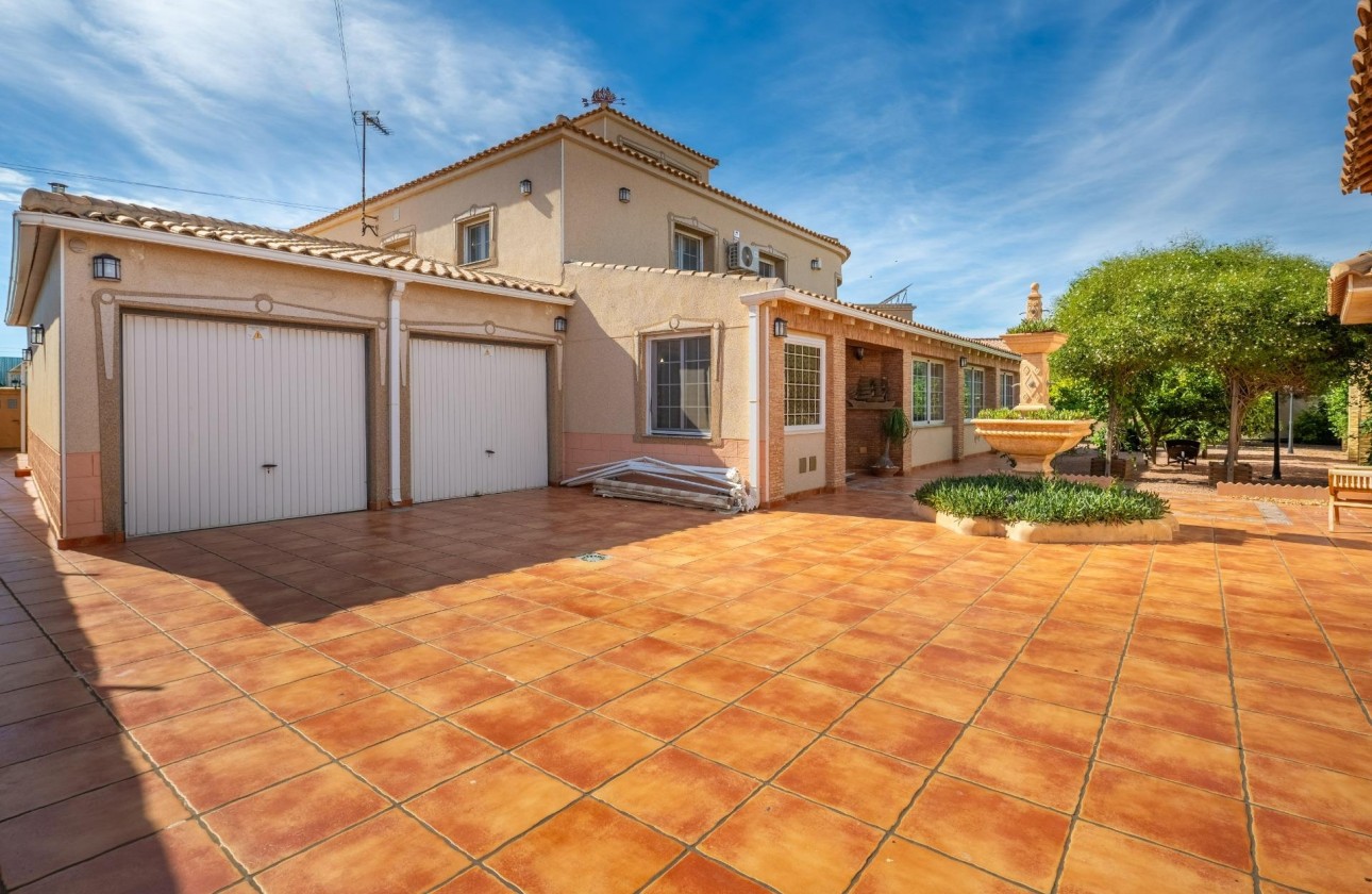 Sale - Detached Villa -
Torrevieja - El chaparral