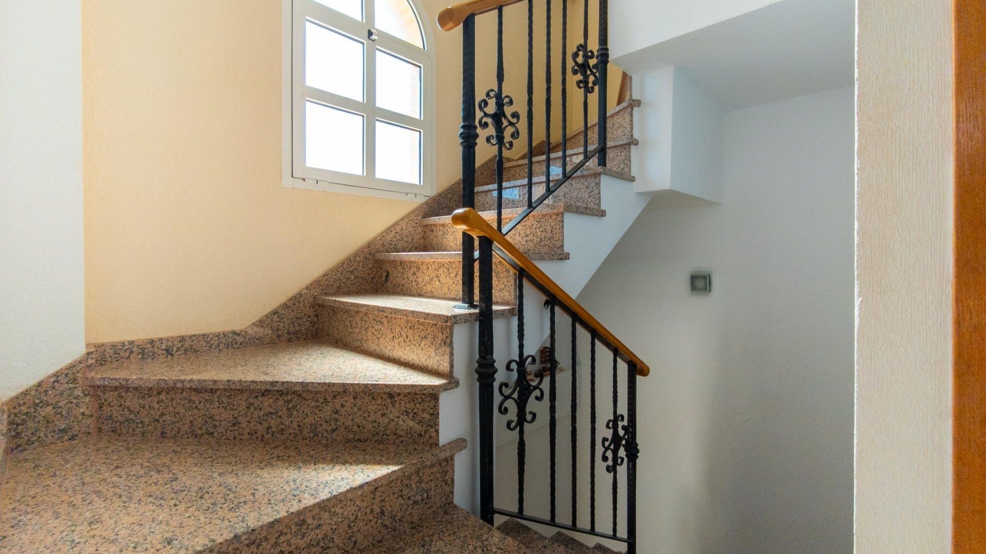 Sale - Detached Villa -
Torrevieja - La Mata