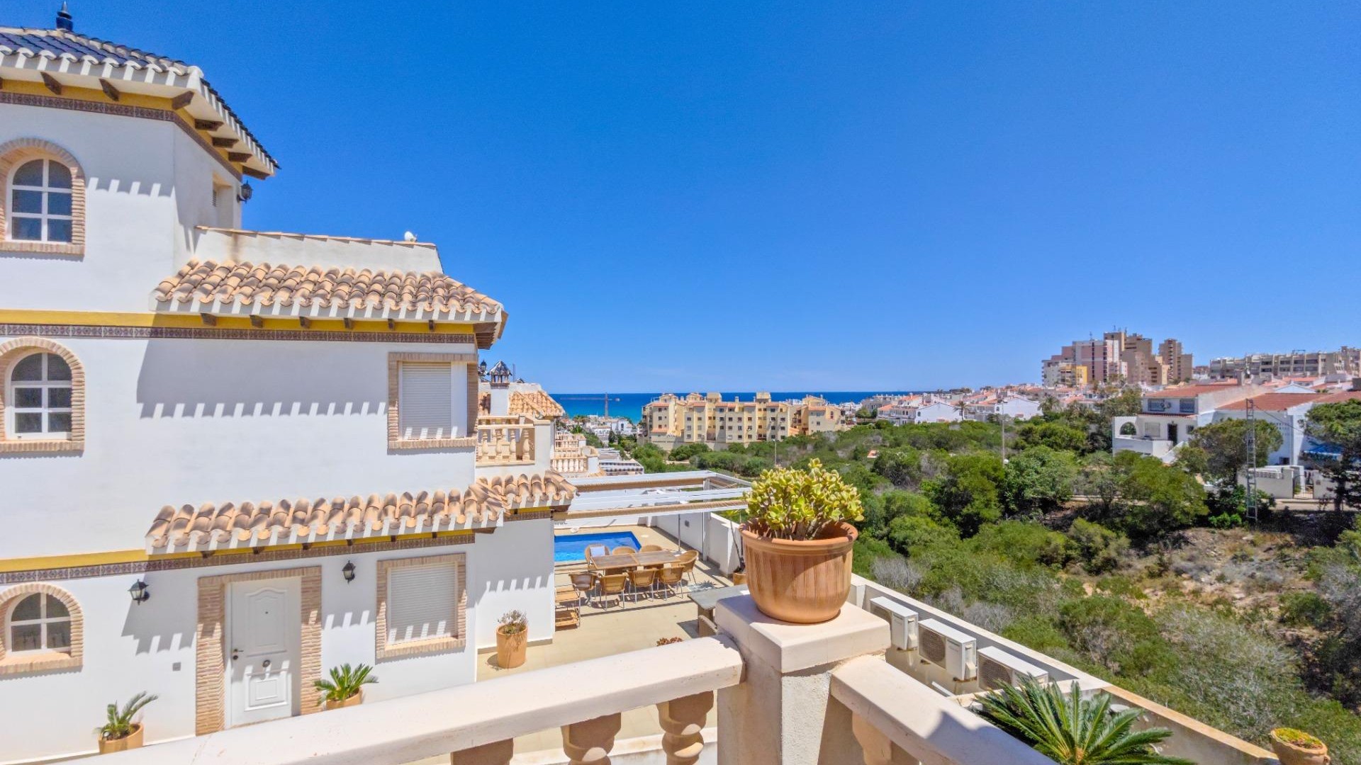 Sale - Detached Villa -
Torrevieja - La Mata