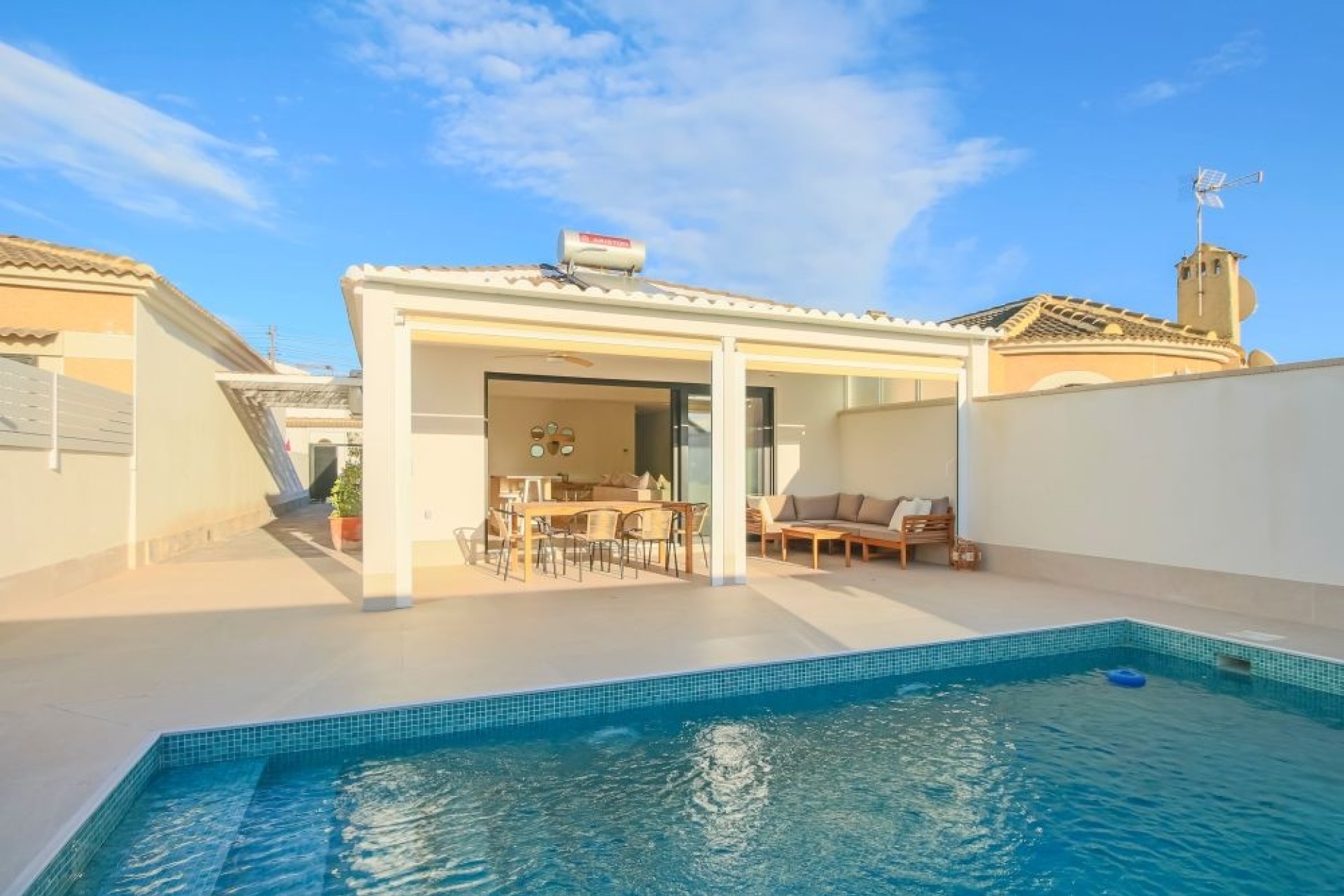 Sale - Detached Villa -
Torrevieja - La Siesta - El Chaparral - San Luis