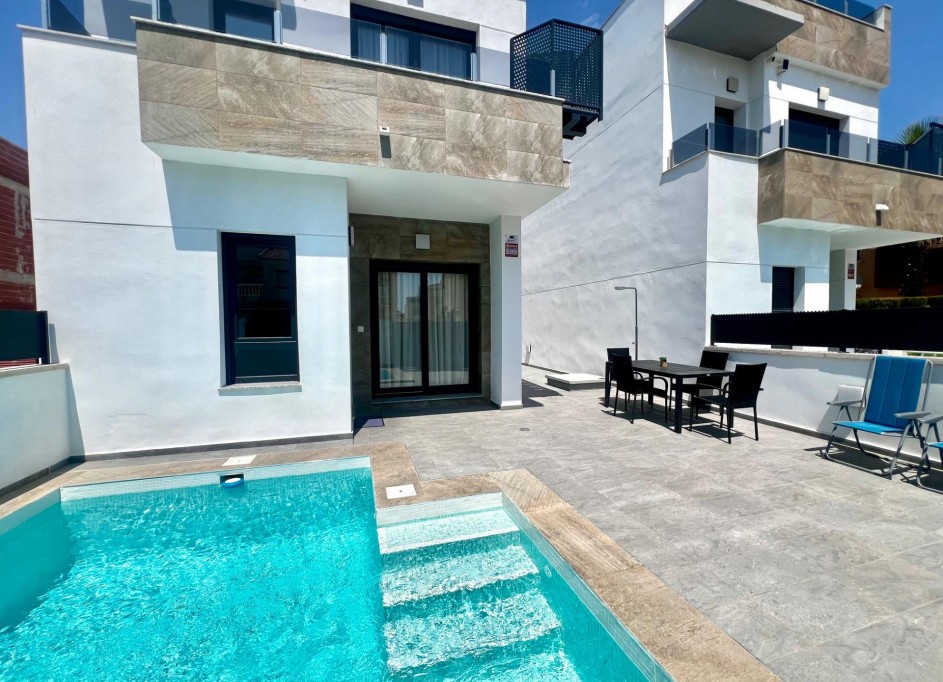 Sale - Detached Villa -
Torrevieja - La Siesta - El Salado - Torreta