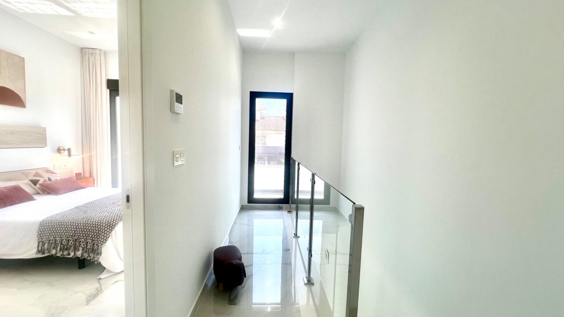 Sale - Detached Villa -
Torrevieja - La Siesta - El Salado - Torreta