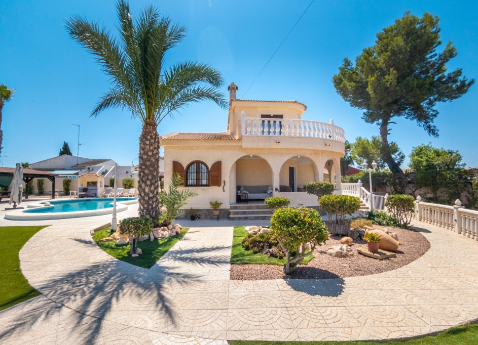 Sale - Detached Villa -
Torrevieja - La Siesta - El Salado - Torreta