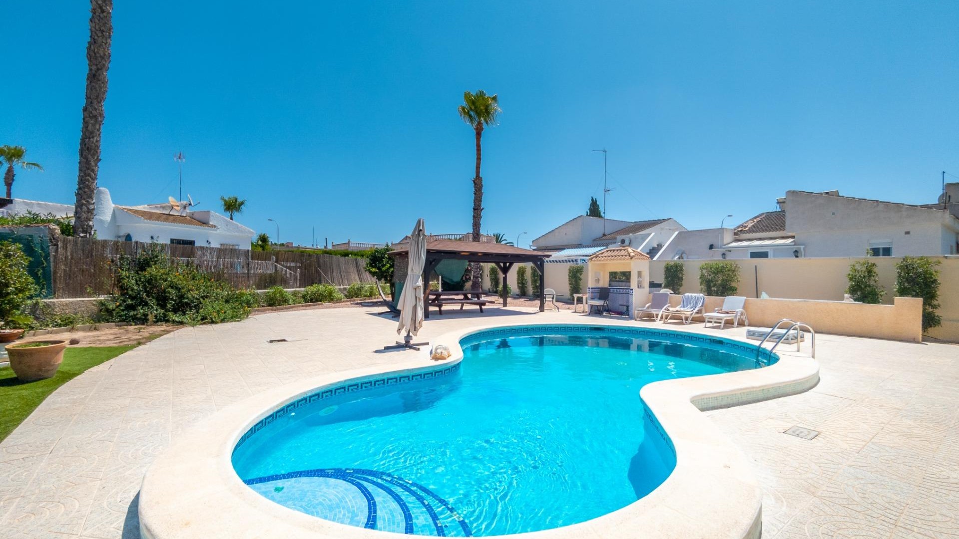Sale - Detached Villa -
Torrevieja - La Siesta - El Salado - Torreta