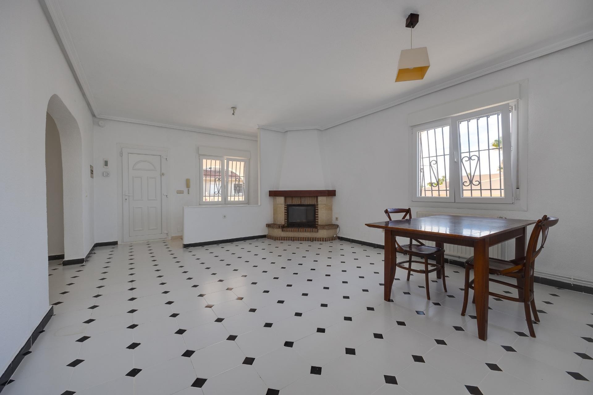 Sale - Detached Villa -
Torrevieja - La Siesta - El Salado - Torreta