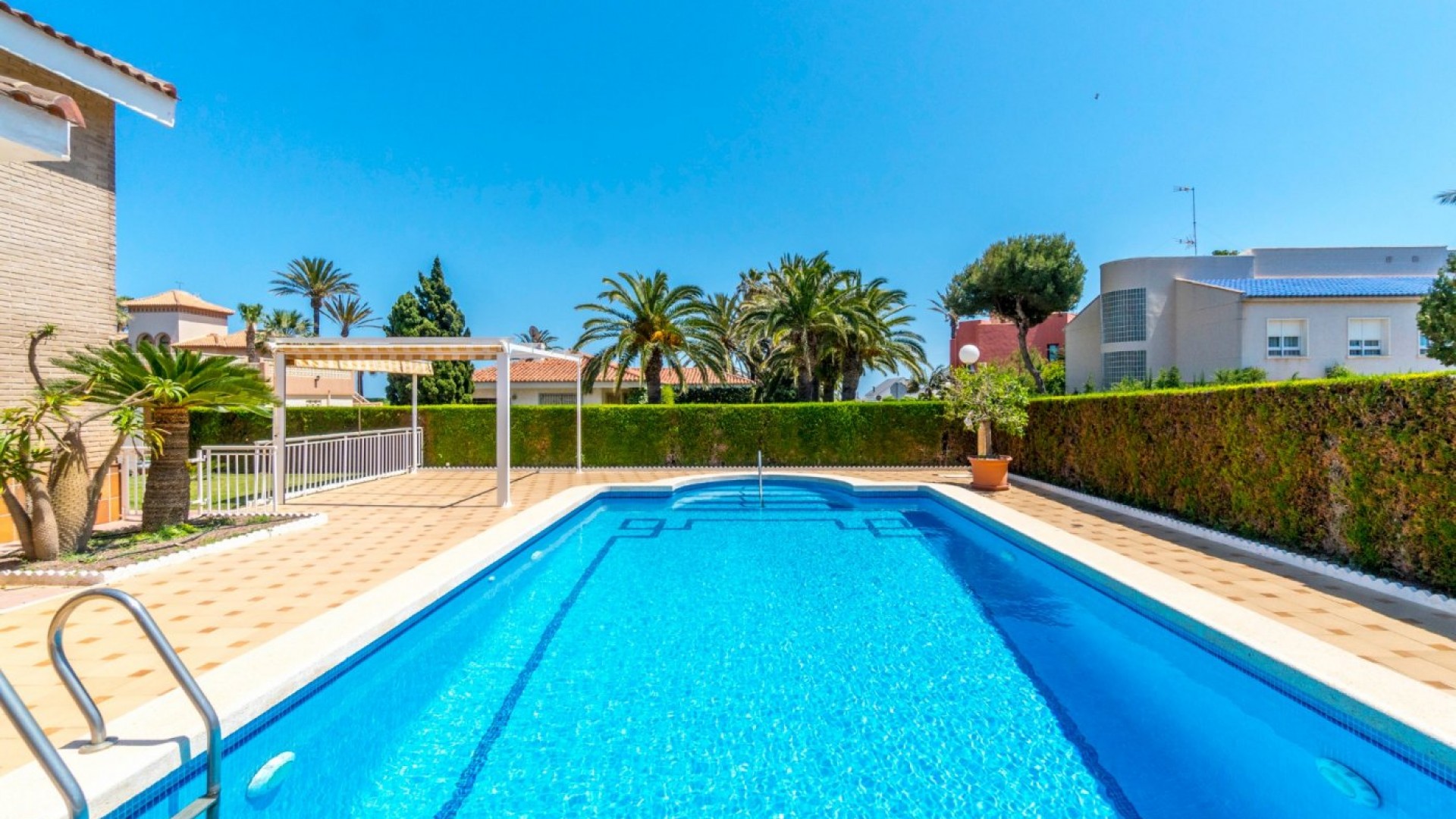 Sale - Detached Villa -
Torrevieja - La veleta