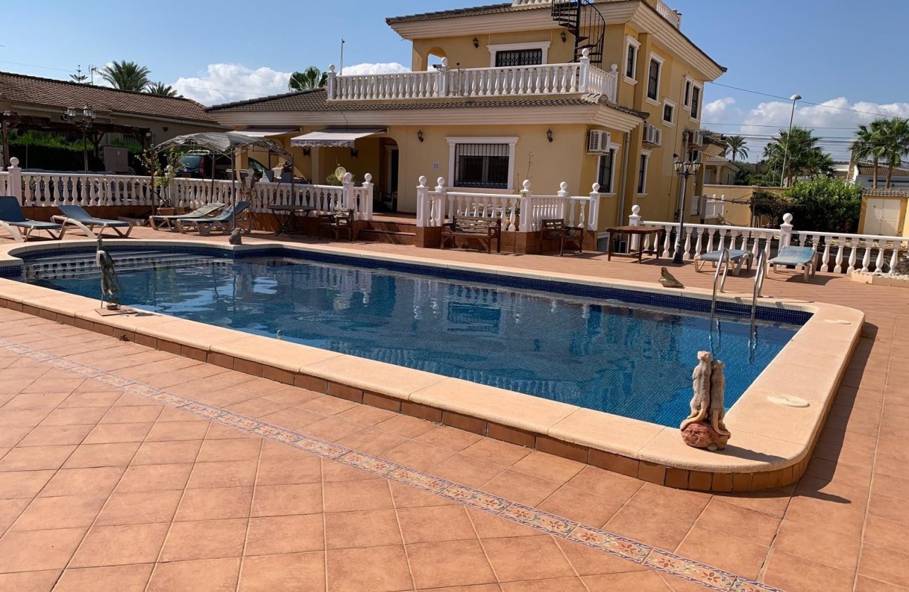 Sale - Detached Villa -
Torrevieja - Los Balcones