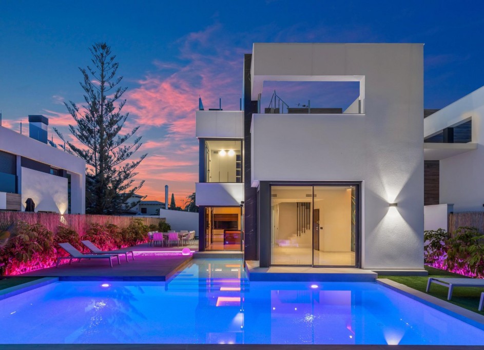 Sale - Detached Villa -
Torrevieja - Torreta florida