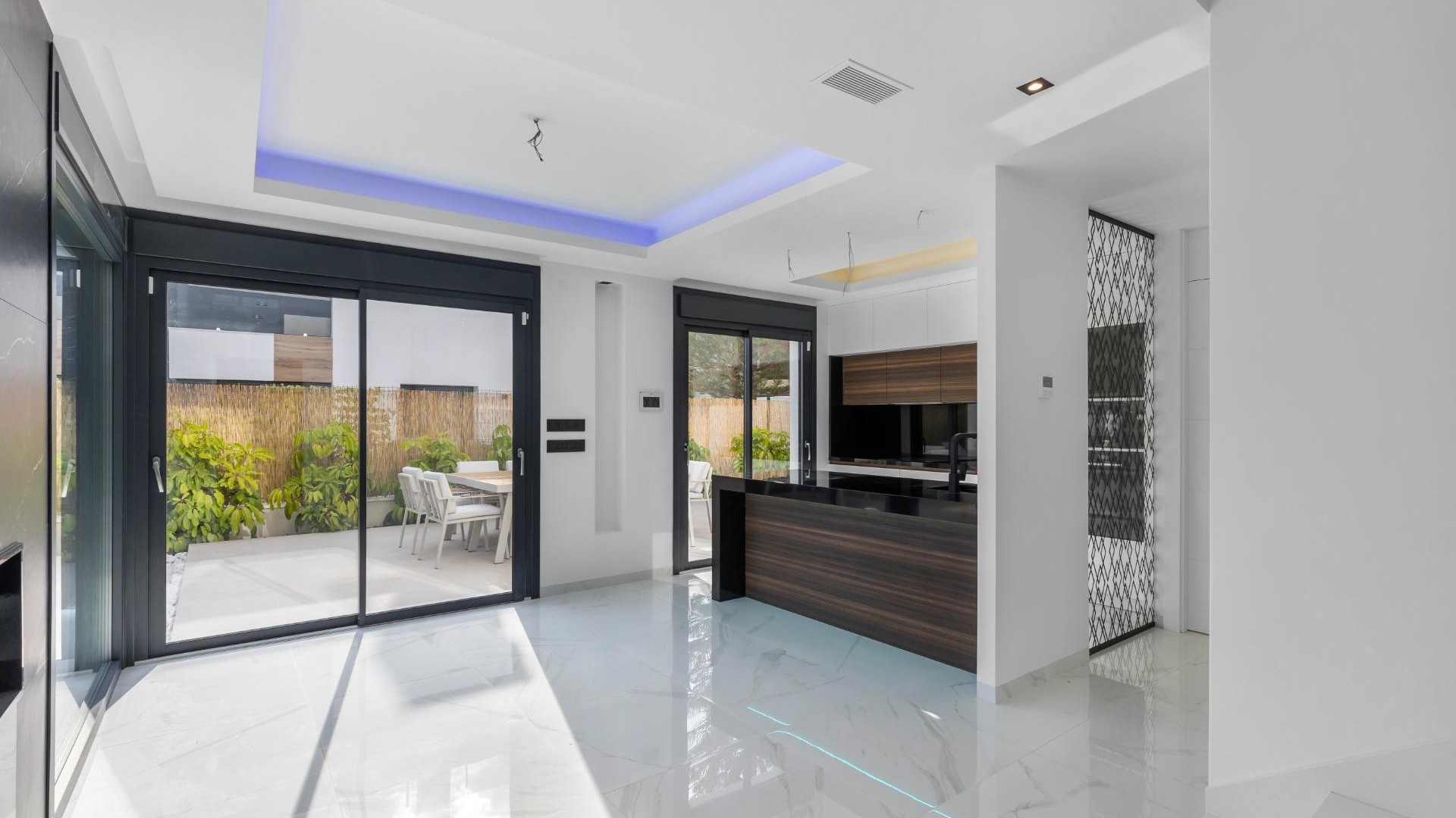 Sale - Detached Villa -
Torrevieja - Torreta florida