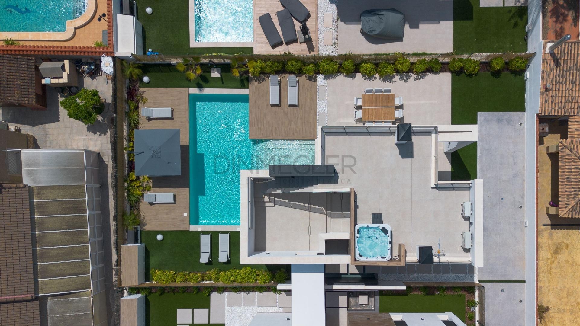 Sale - Detached Villa -
Torrevieja - Torreta florida