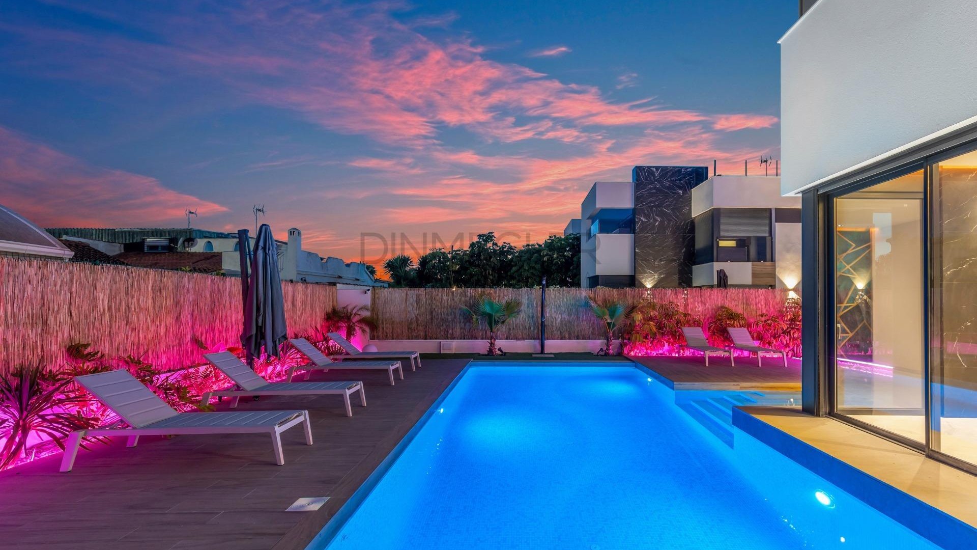 Sale - Detached Villa -
Torrevieja - Torreta florida