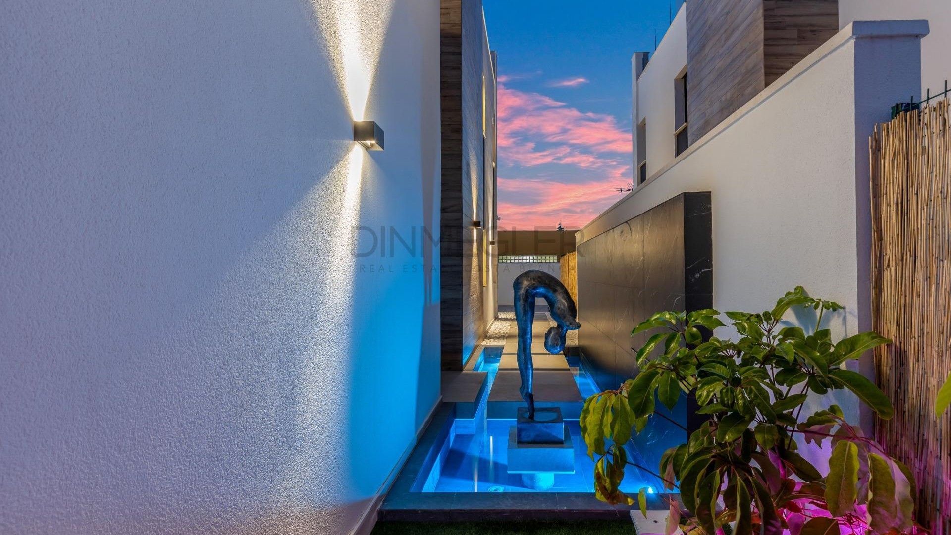 Sale - Detached Villa -
Torrevieja - Torreta florida