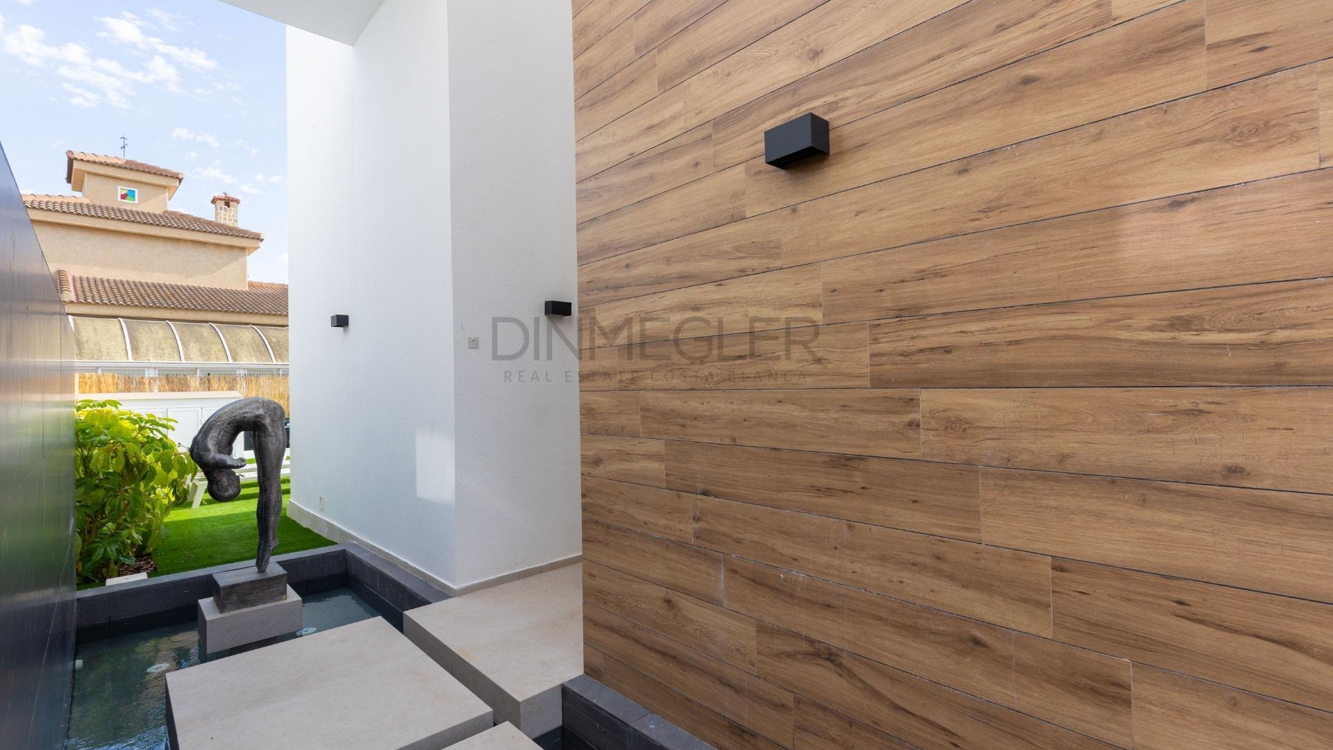 Sale - Detached Villa -
Torrevieja - Torreta florida