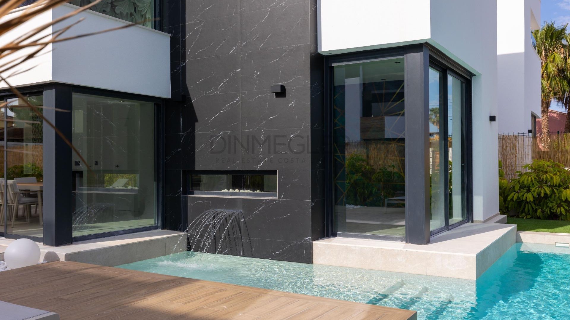 Sale - Detached Villa -
Torrevieja - Torreta florida