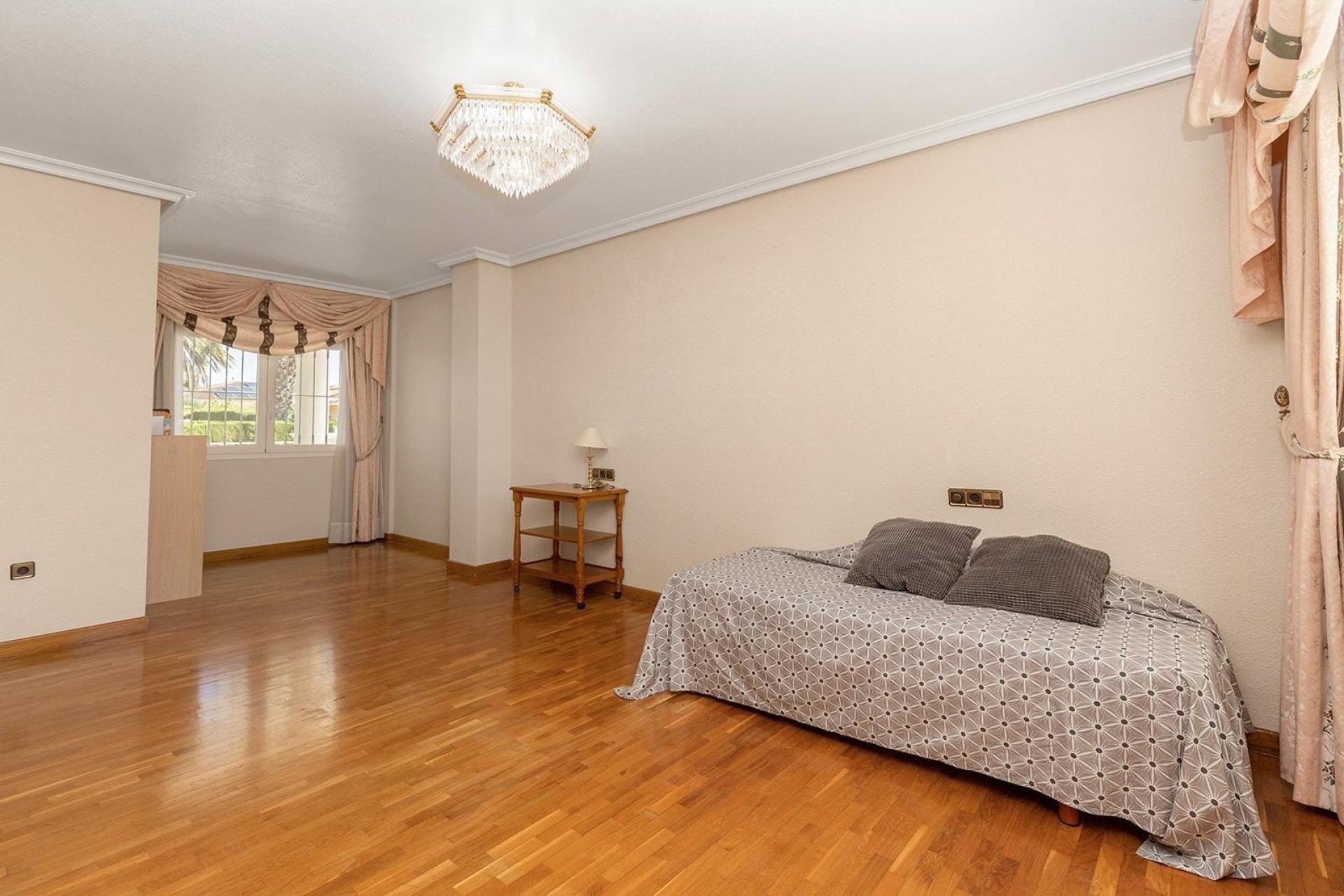 Sale - Detached Villa -
Torrevieja - Torreta florida