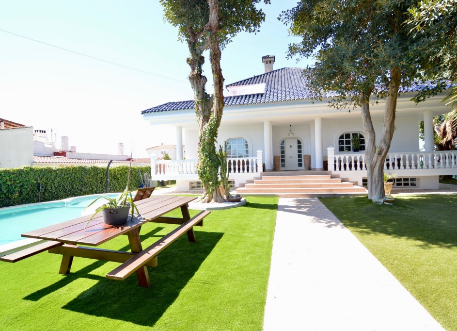 Sale - Detached Villa -
Torrevieja - Torreta-Florida