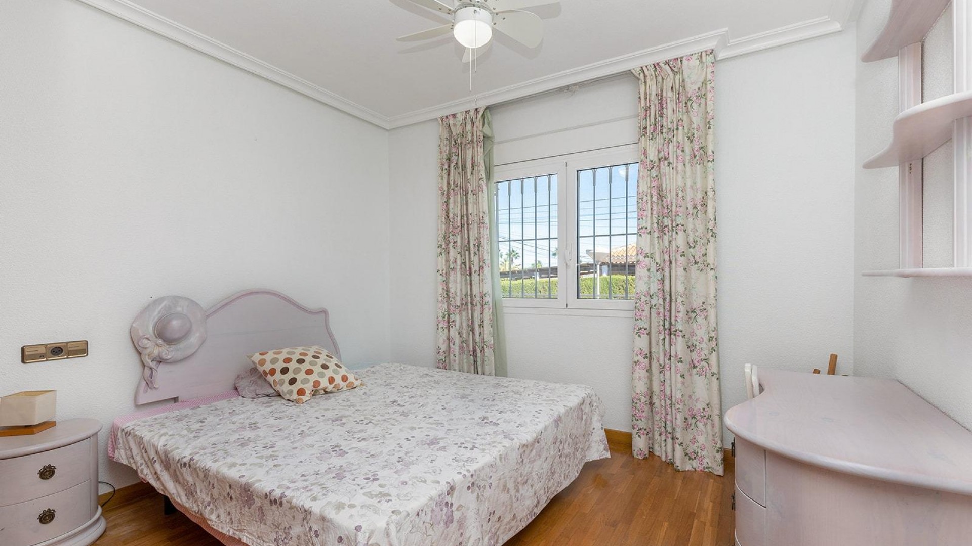 Sale - Detached Villa -
Torrevieja - Torreta florida