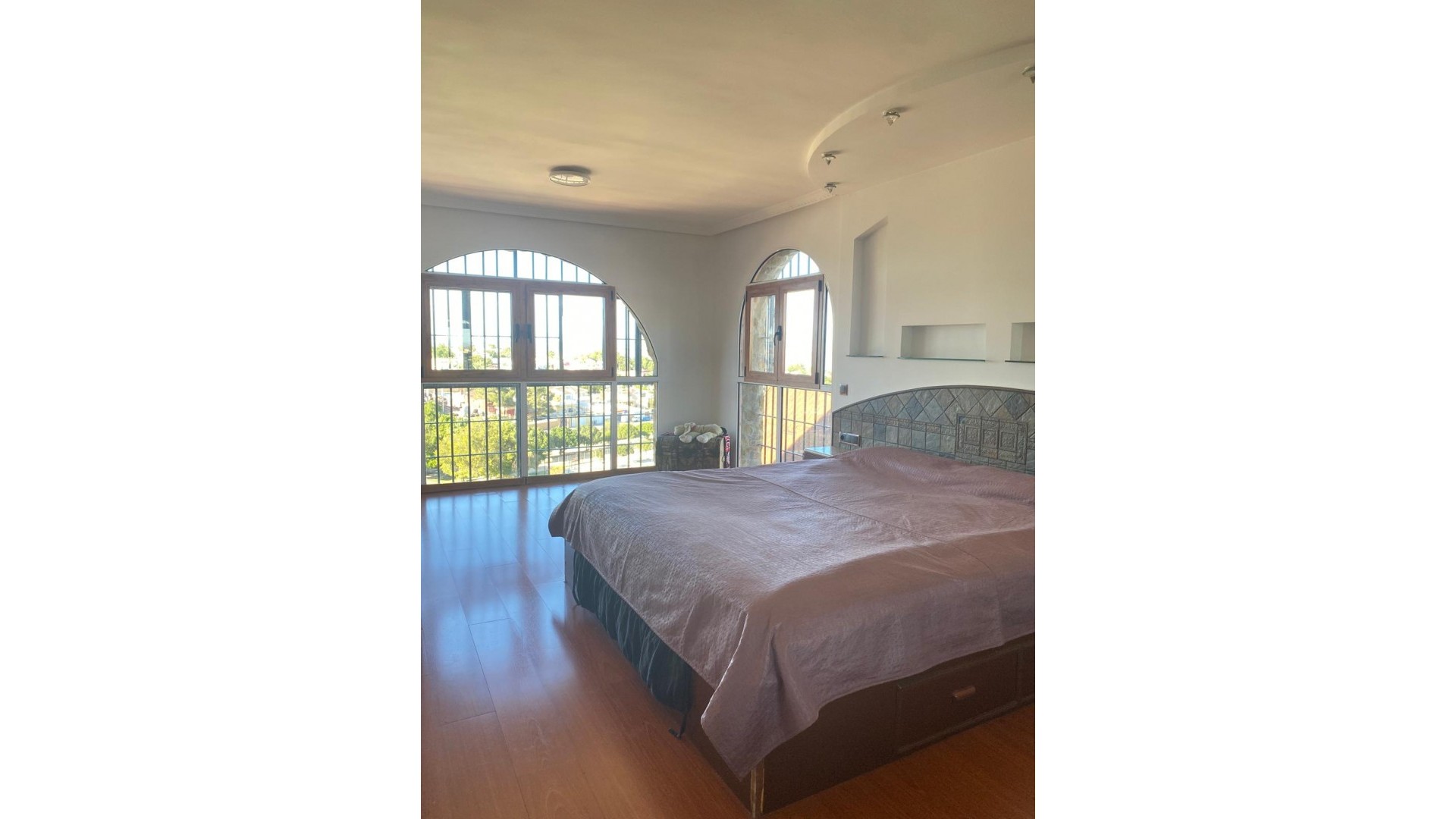 Sale - Detached Villa -
Torrevieja