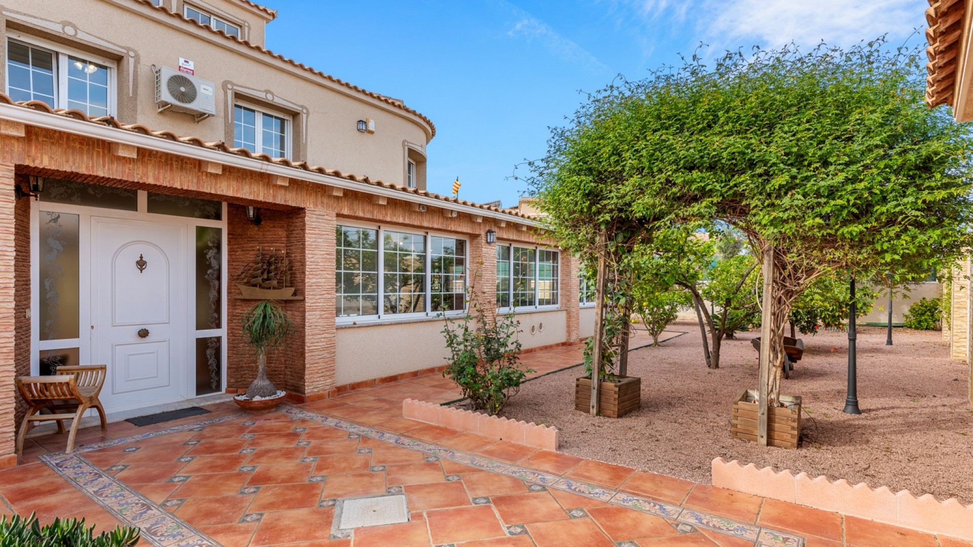 Sale - Detached Villa -
Torrevieja