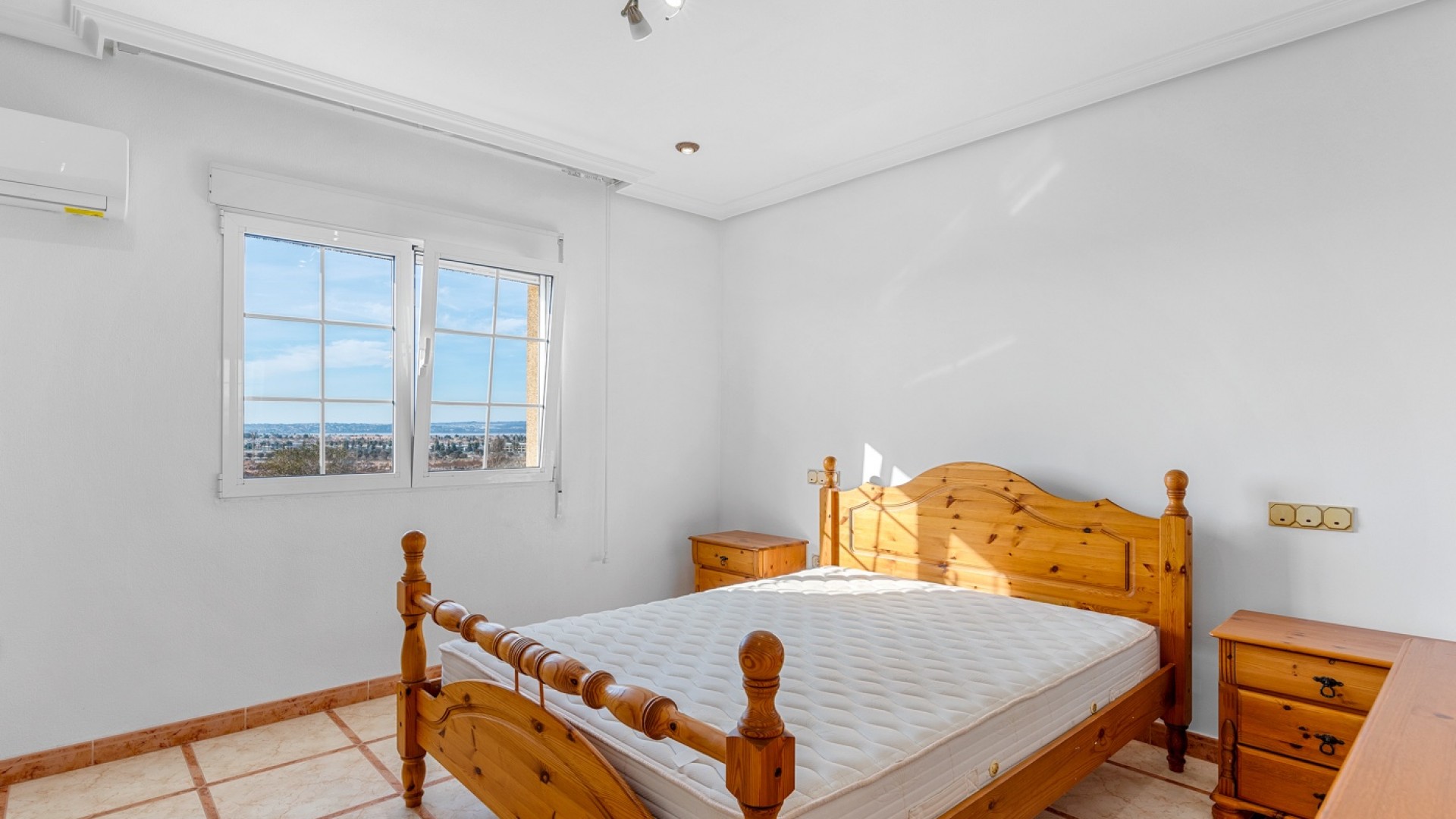 Sale - Detached Villa -
Torrevieja