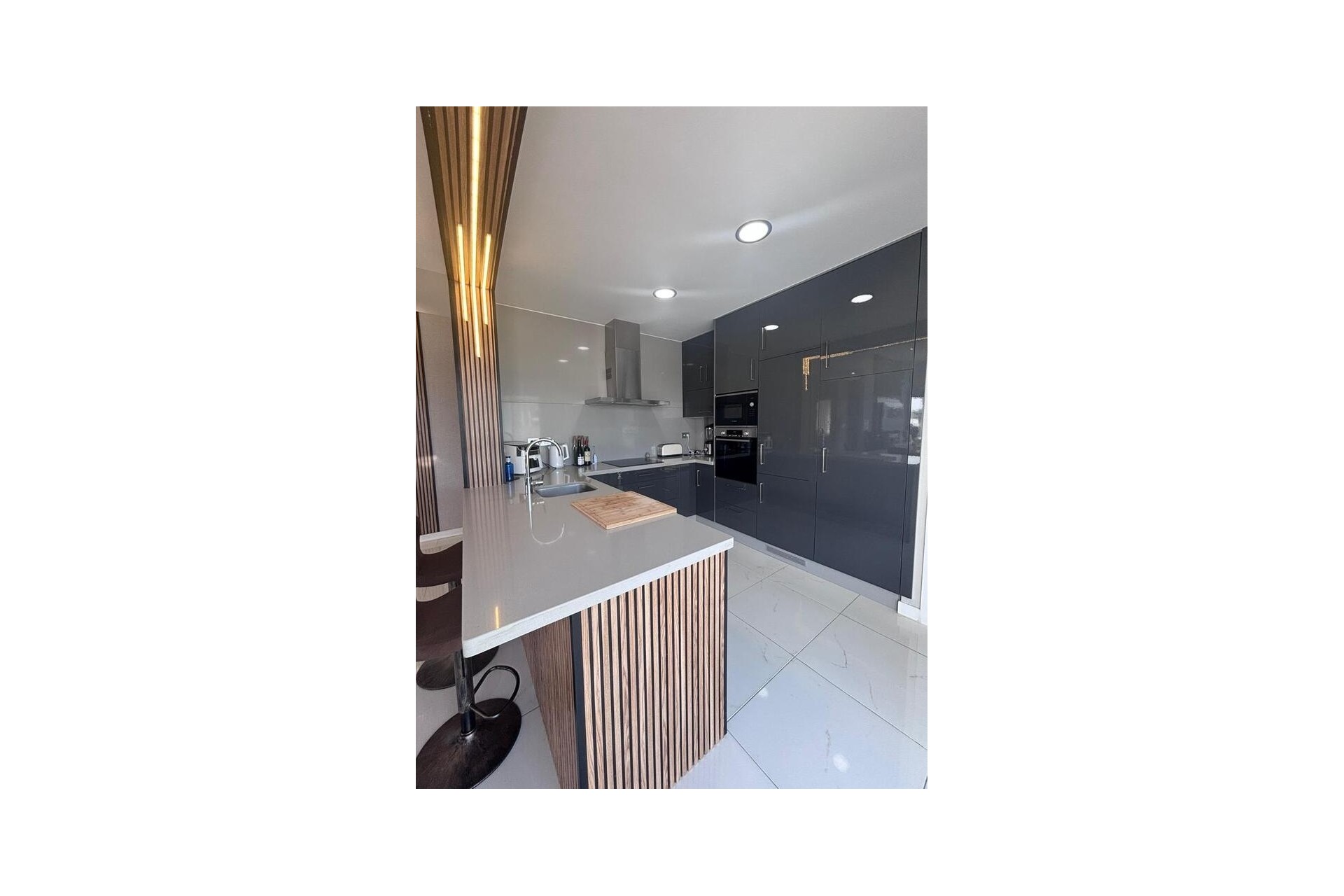 Sale - Detached Villa -
Villamartín - Costa Blanca