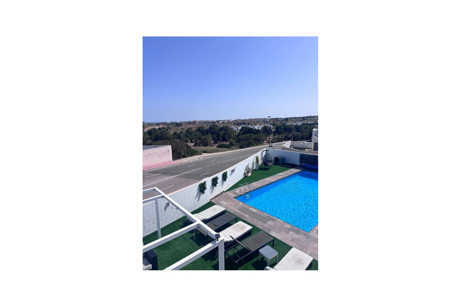 Sale - Detached Villa -
Villamartín - Costa Blanca