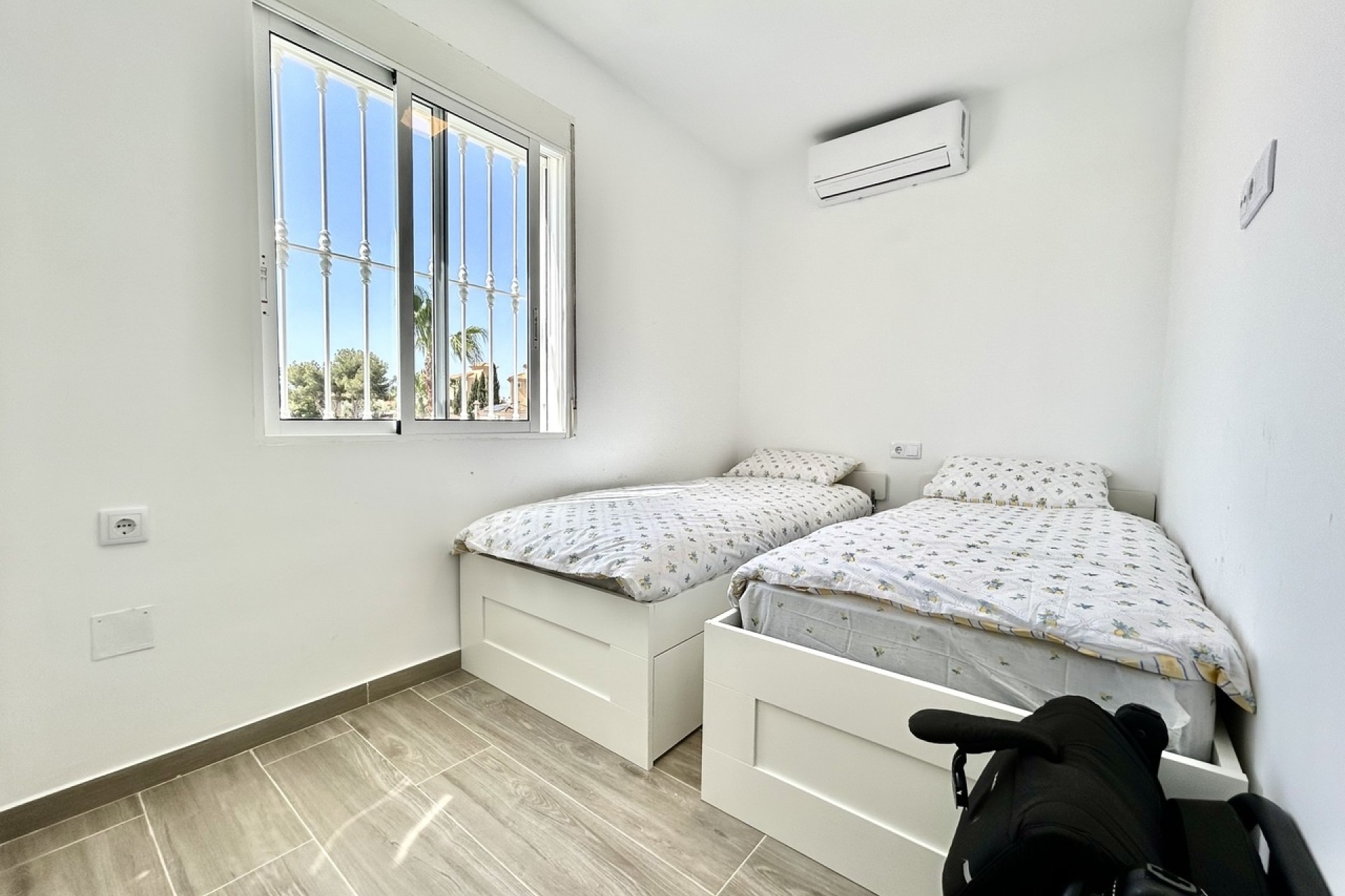 Sale - Detached Villa -
Villamartín - Costa Blanca