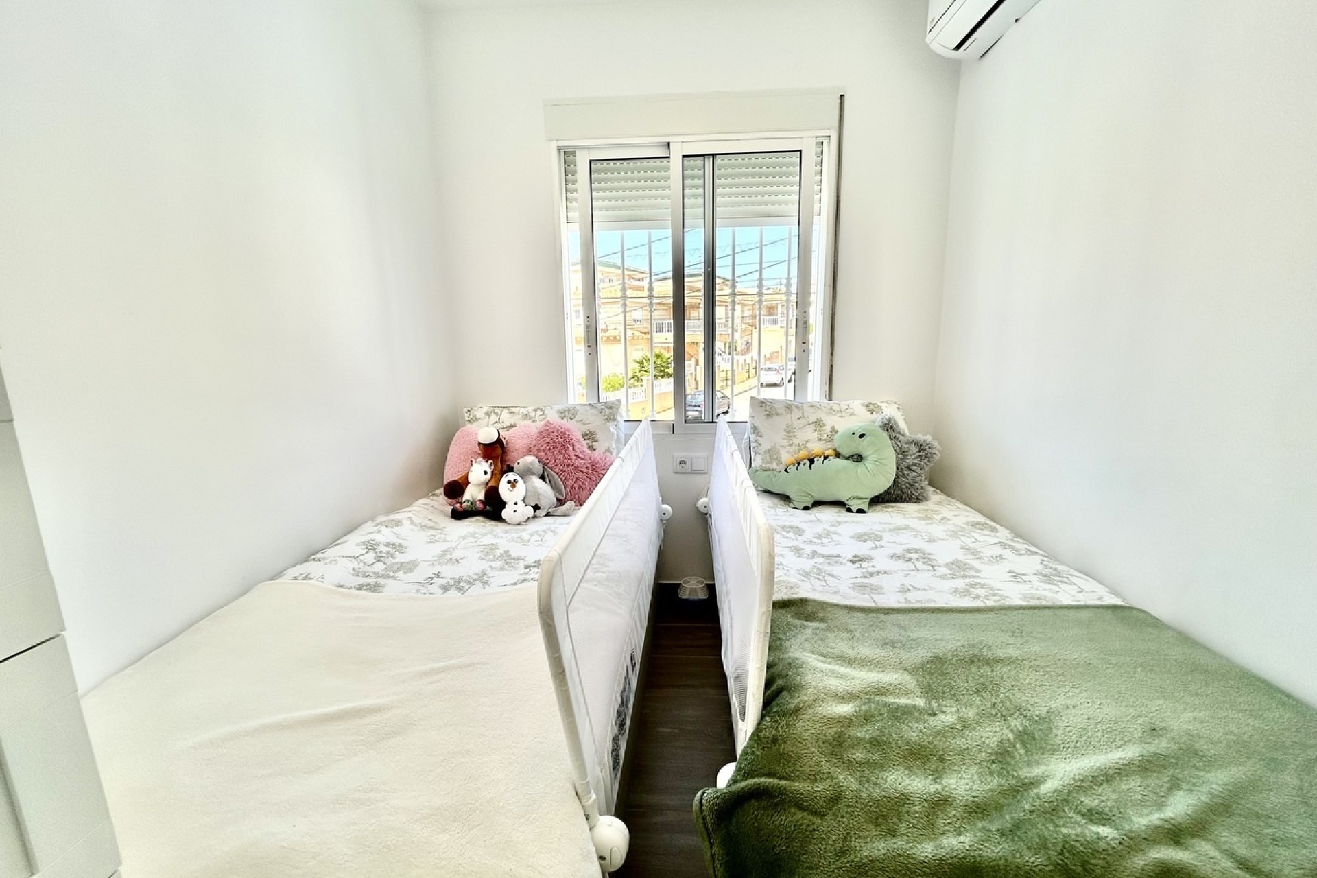 Sale - Detached Villa -
Villamartín - Costa Blanca