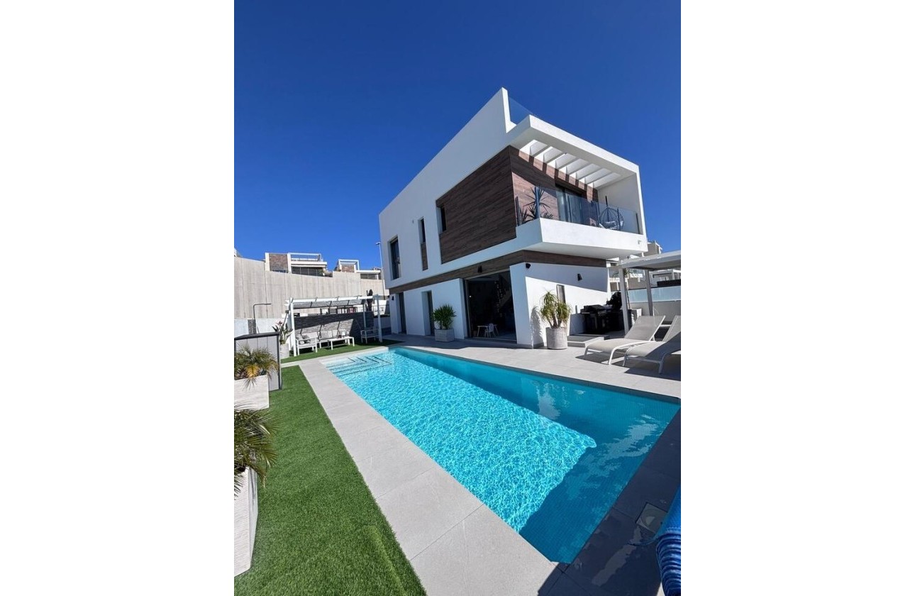 Sale - Detached Villa -
Villamartín - Costa Blanca