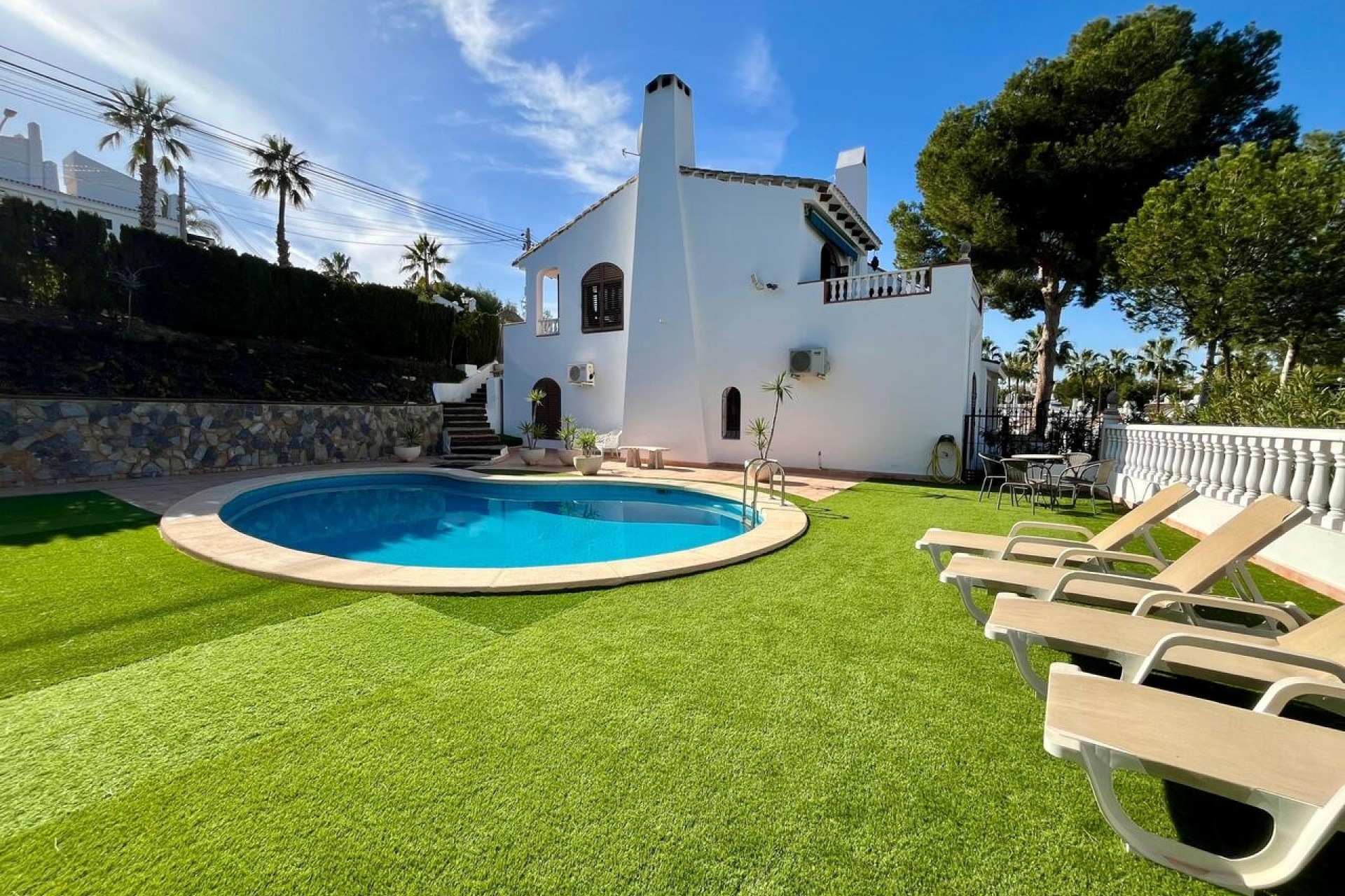 Sale - Detached Villa -
Villamartín - Costa Blanca