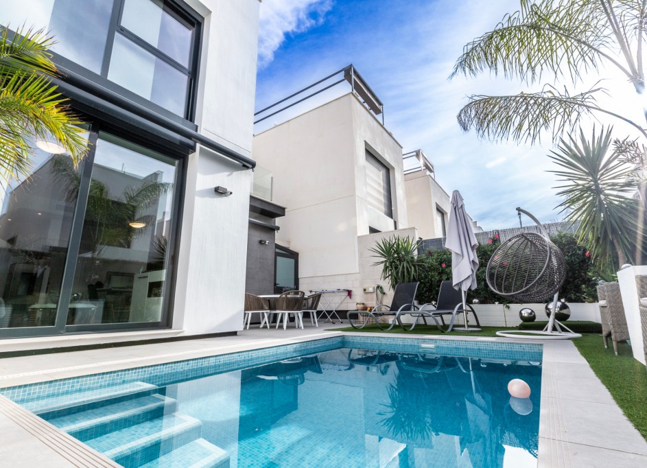 Sale - Detached Villa -
Villamartín - Pau 26