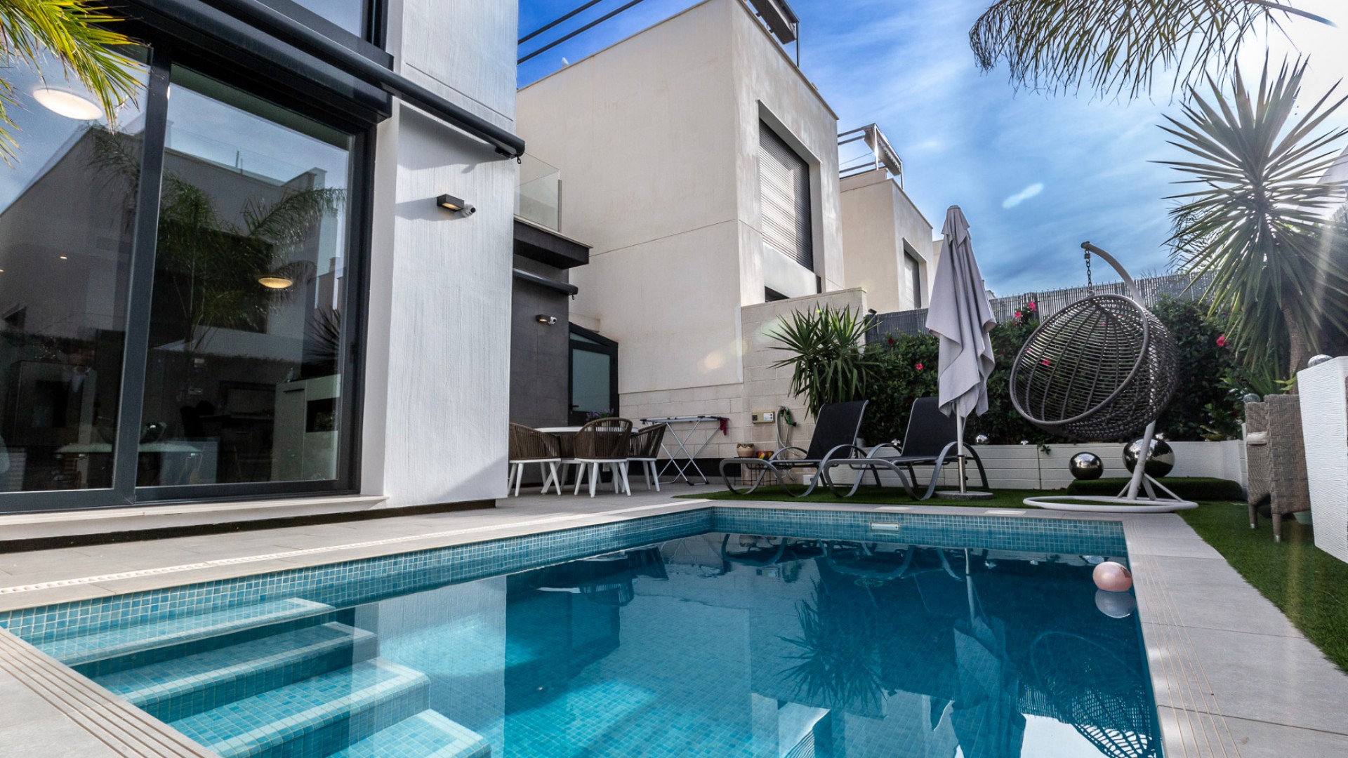 Sale - Detached Villa -
Villamartín - Pau 26