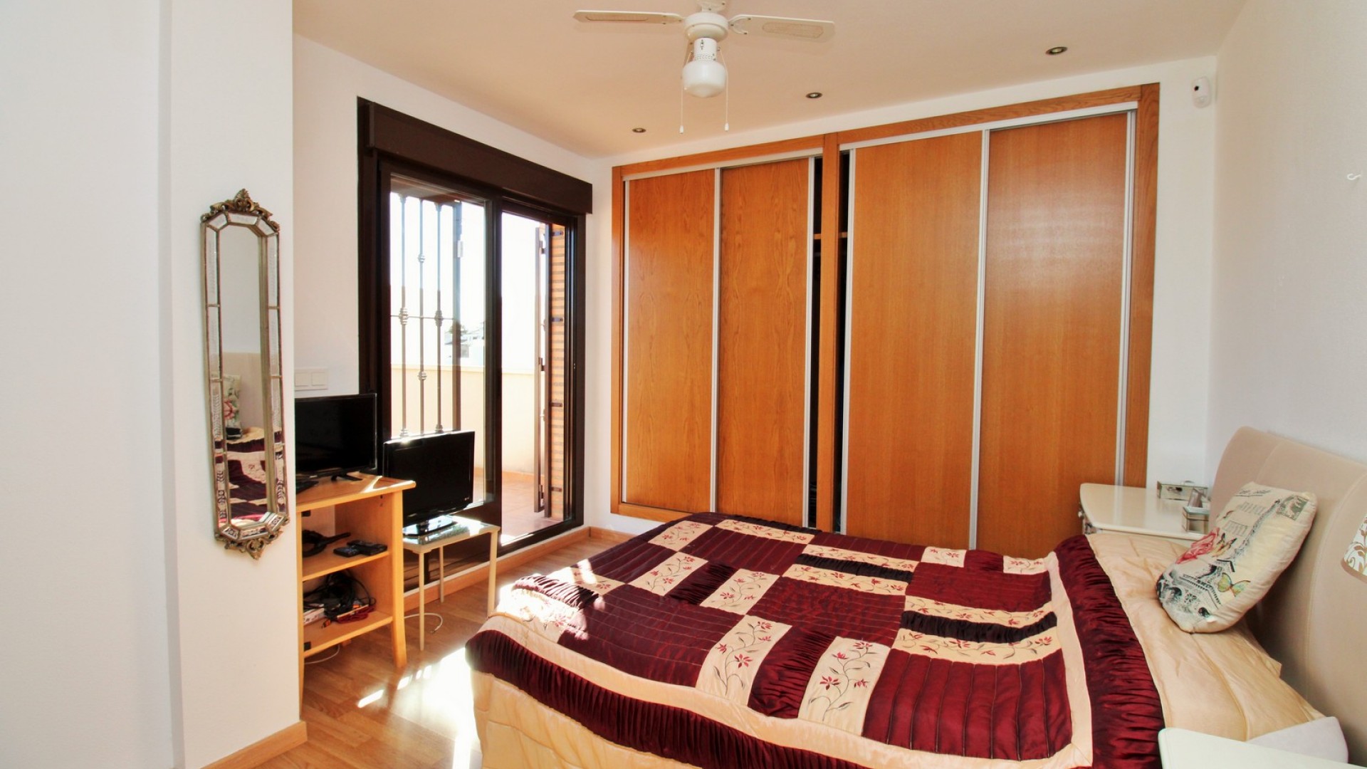 Sale - Detached Villa -
Villamartín - PAU 8