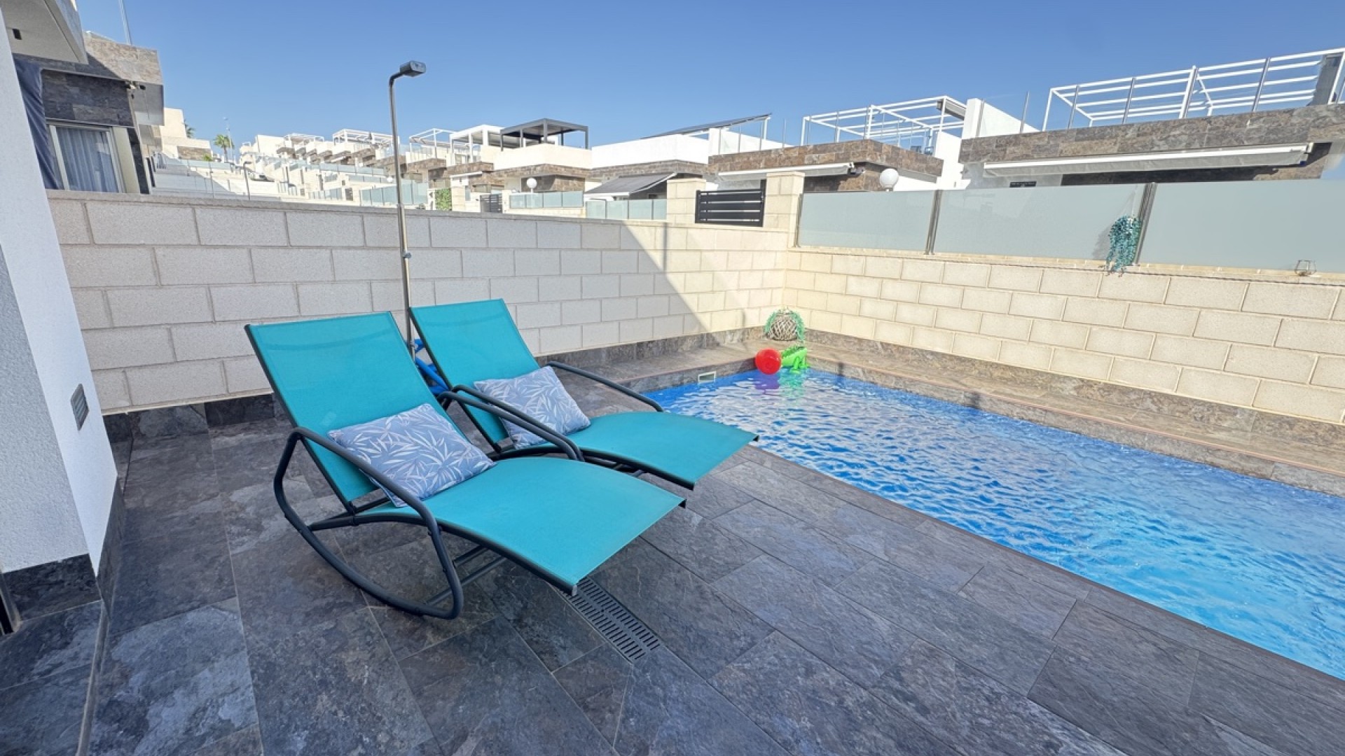 Sale - Detached Villa -
Villamartín - V