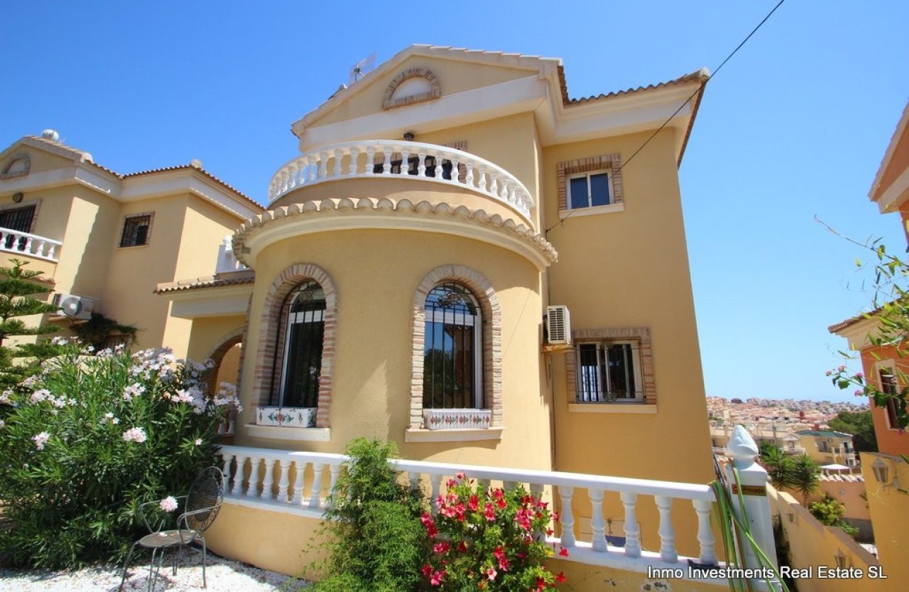 Sale - Detached Villa -
Villamartín - Villacosta