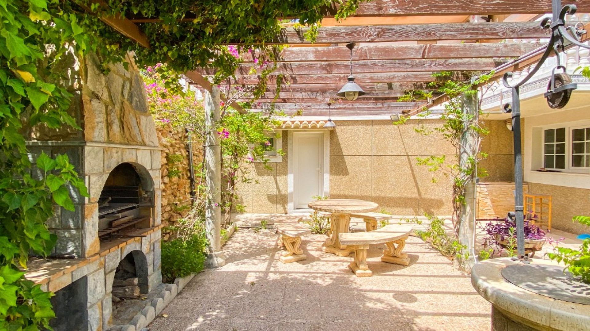 Sale - Detached Villa -
Villamartín - Villamartin