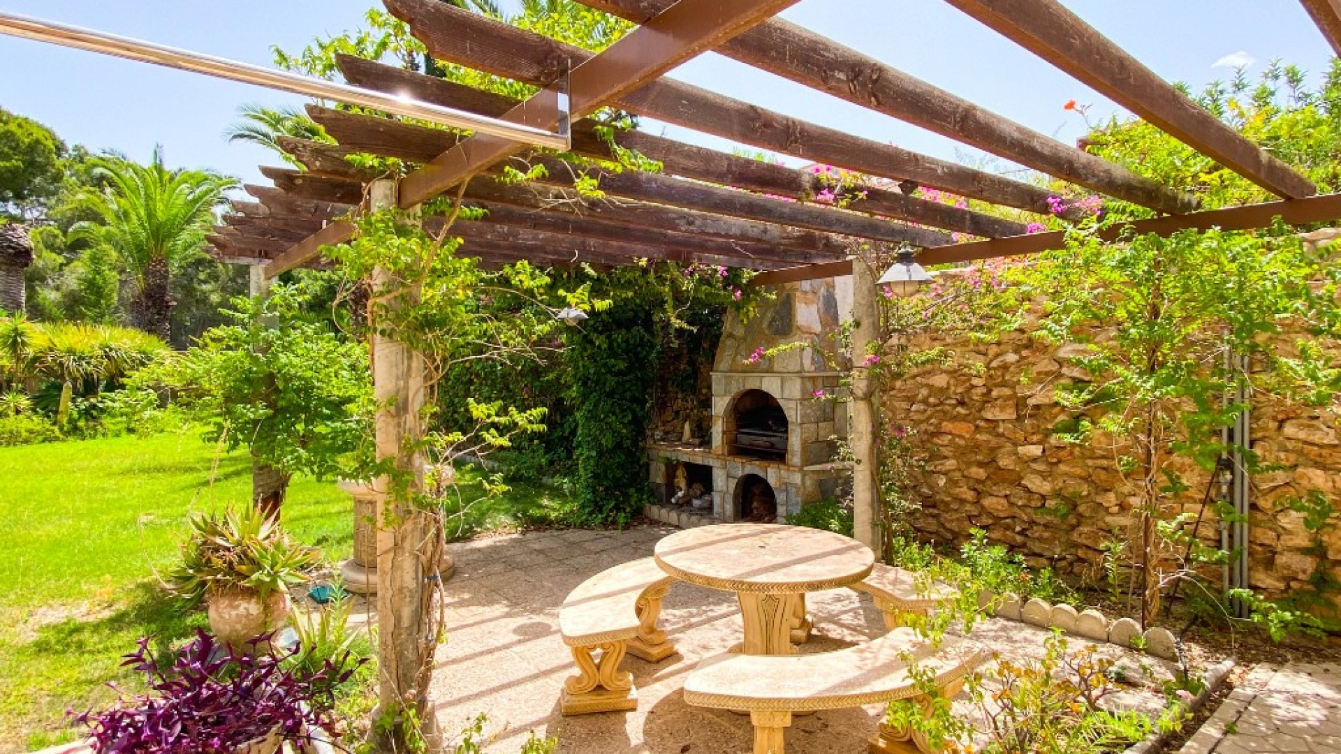 Sale - Detached Villa -
Villamartín - Villamartin