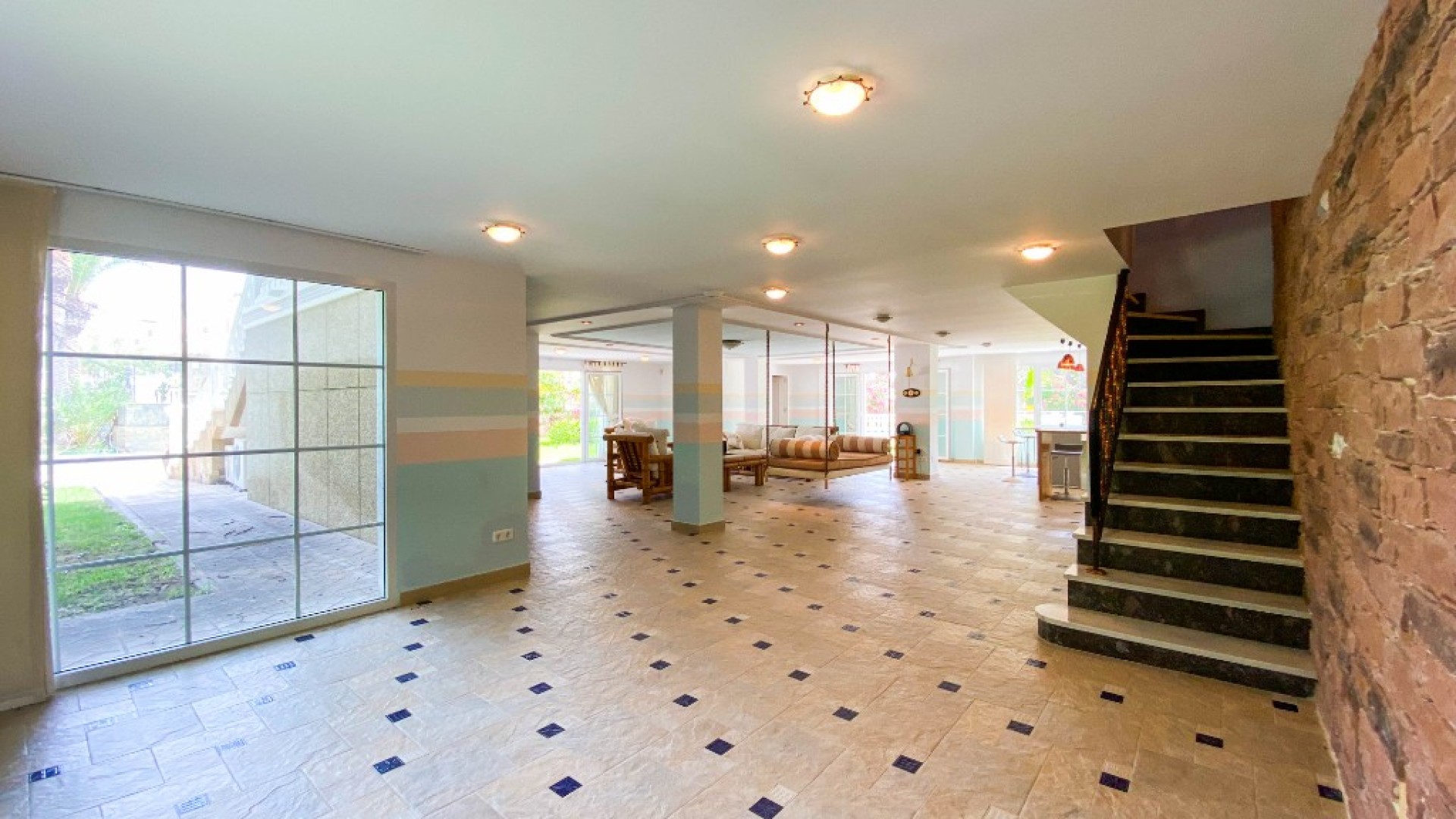 Sale - Detached Villa -
Villamartín - Villamartin