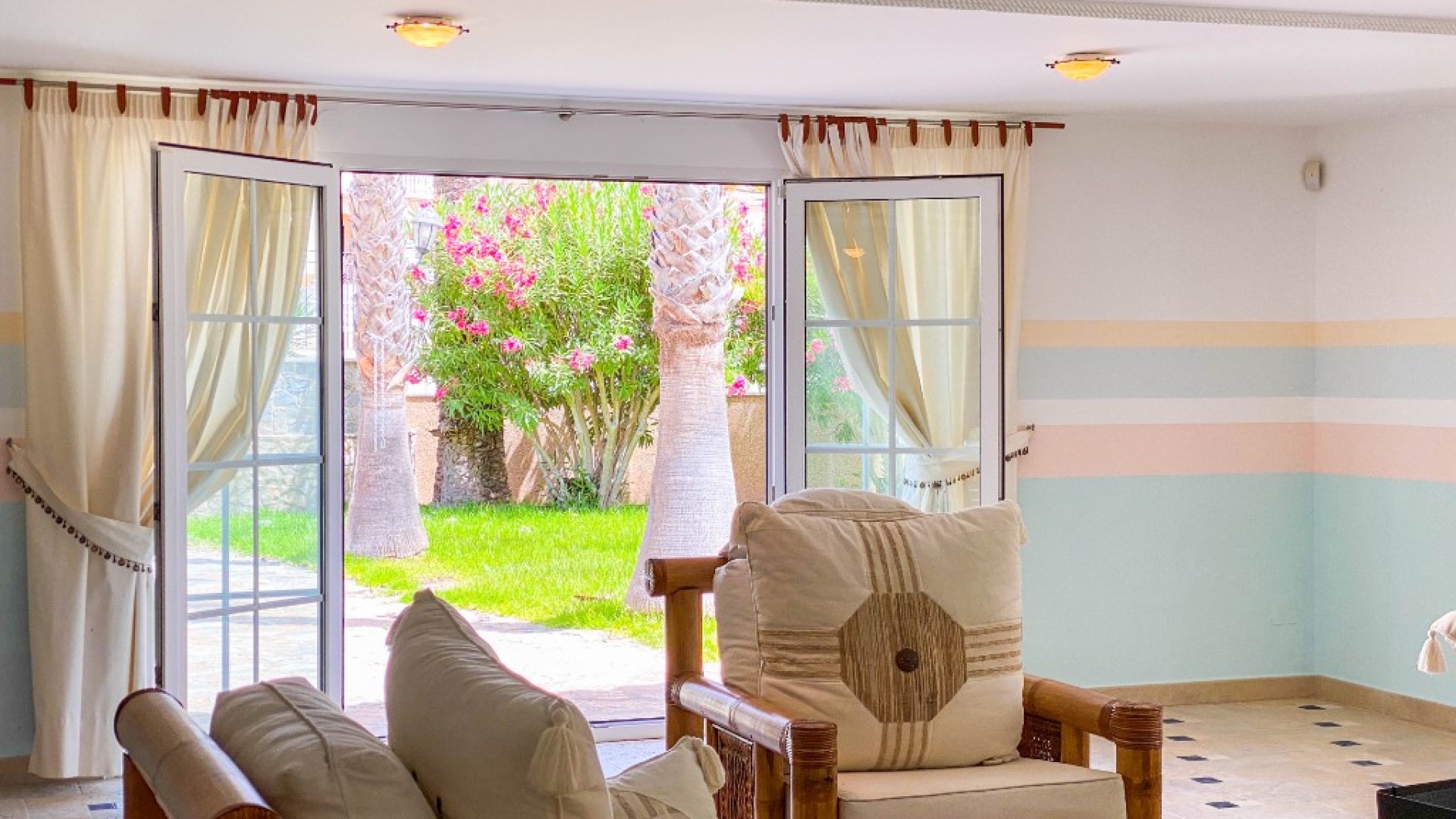 Sale - Detached Villa -
Villamartín - Villamartin