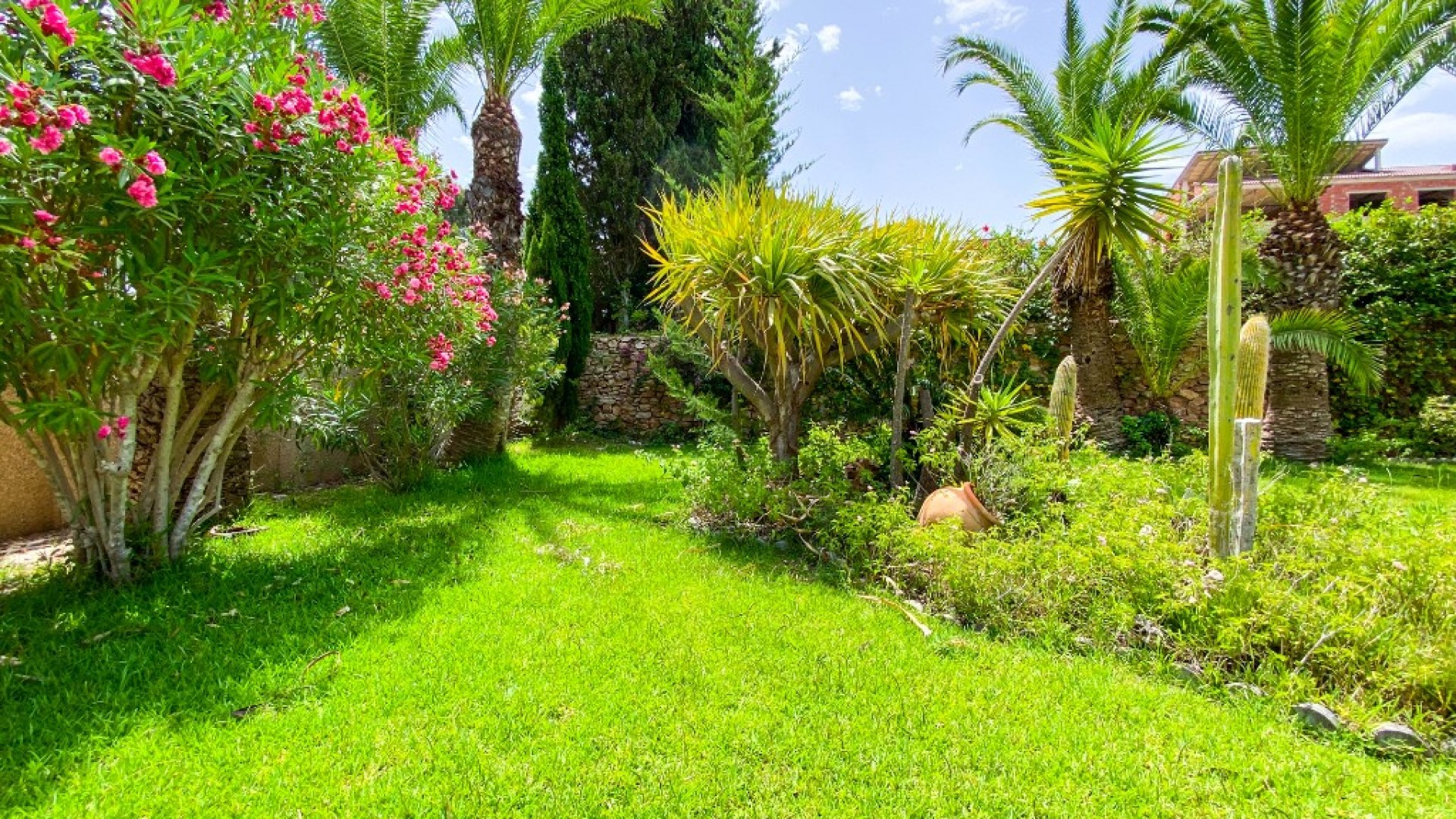 Sale - Detached Villa -
Villamartín - Villamartin