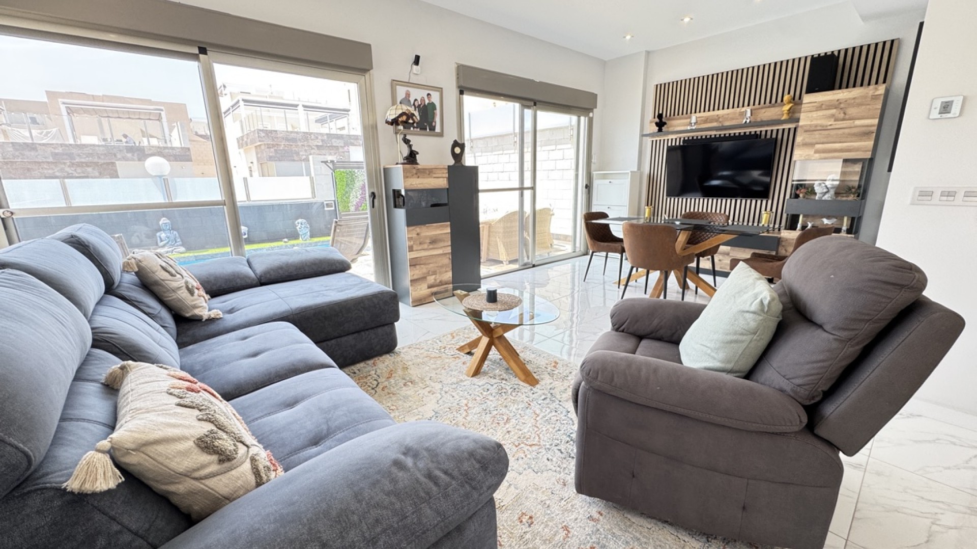 Sale - Detached Villa -
Villamartín