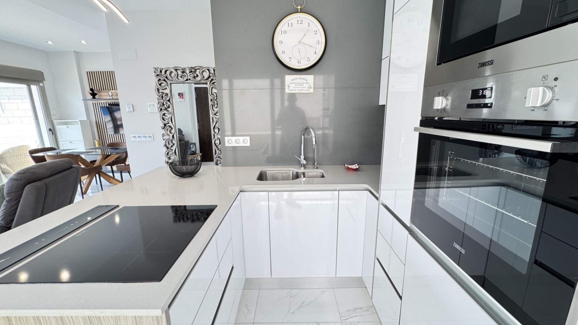 Sale - Detached Villa -
Villamartín