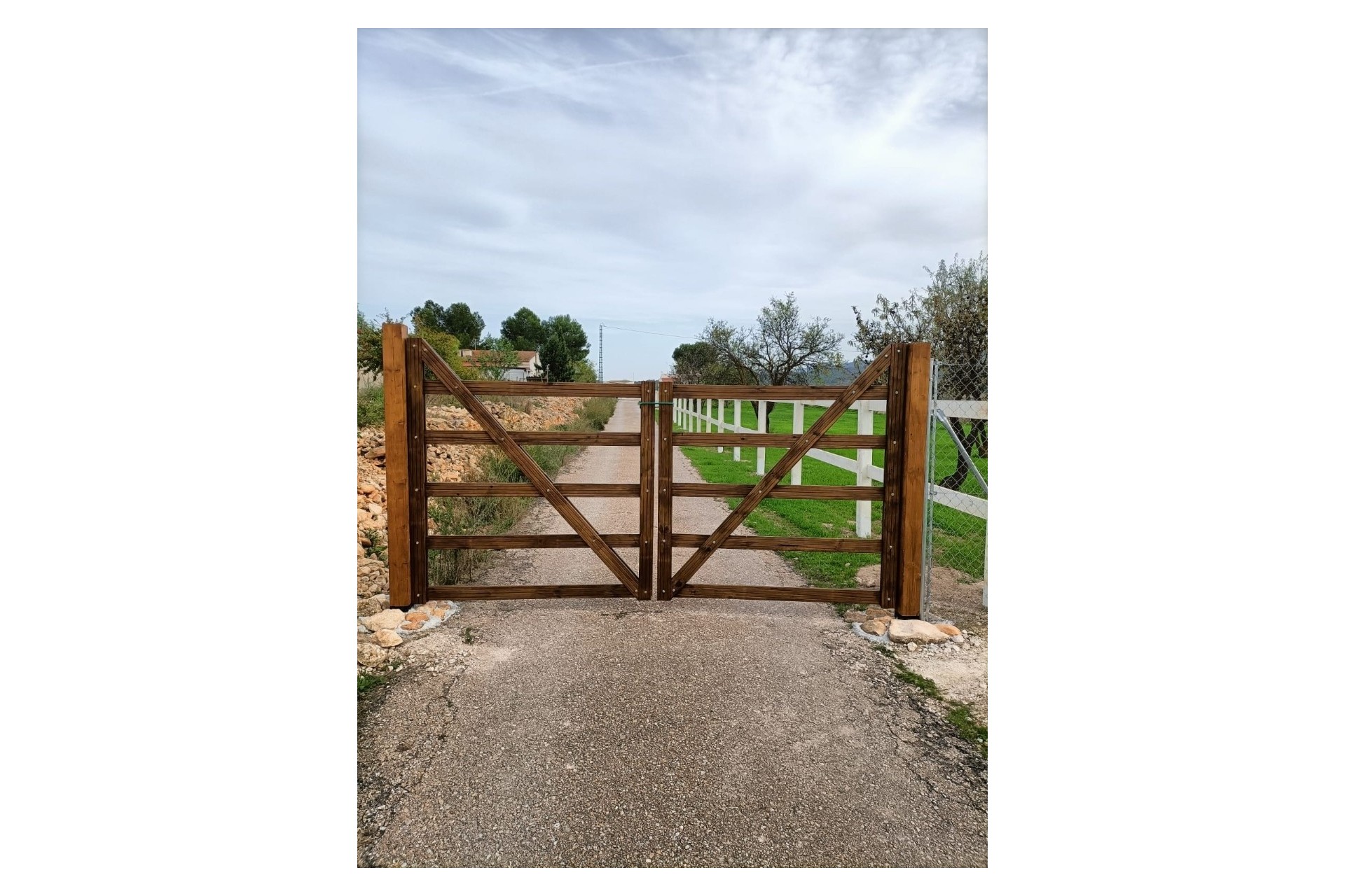 Sale - Equestrian property -
Monóvar