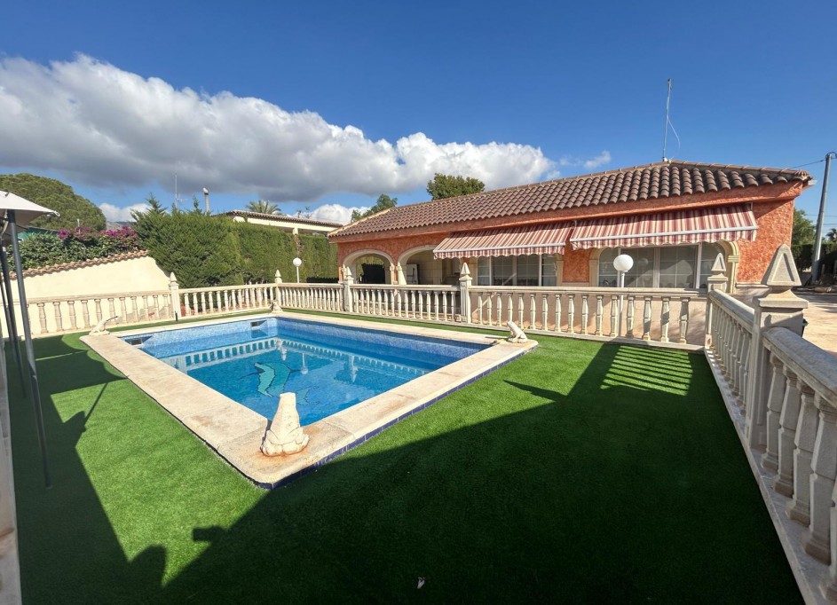 Sale - Finca Country Property -
Albatera