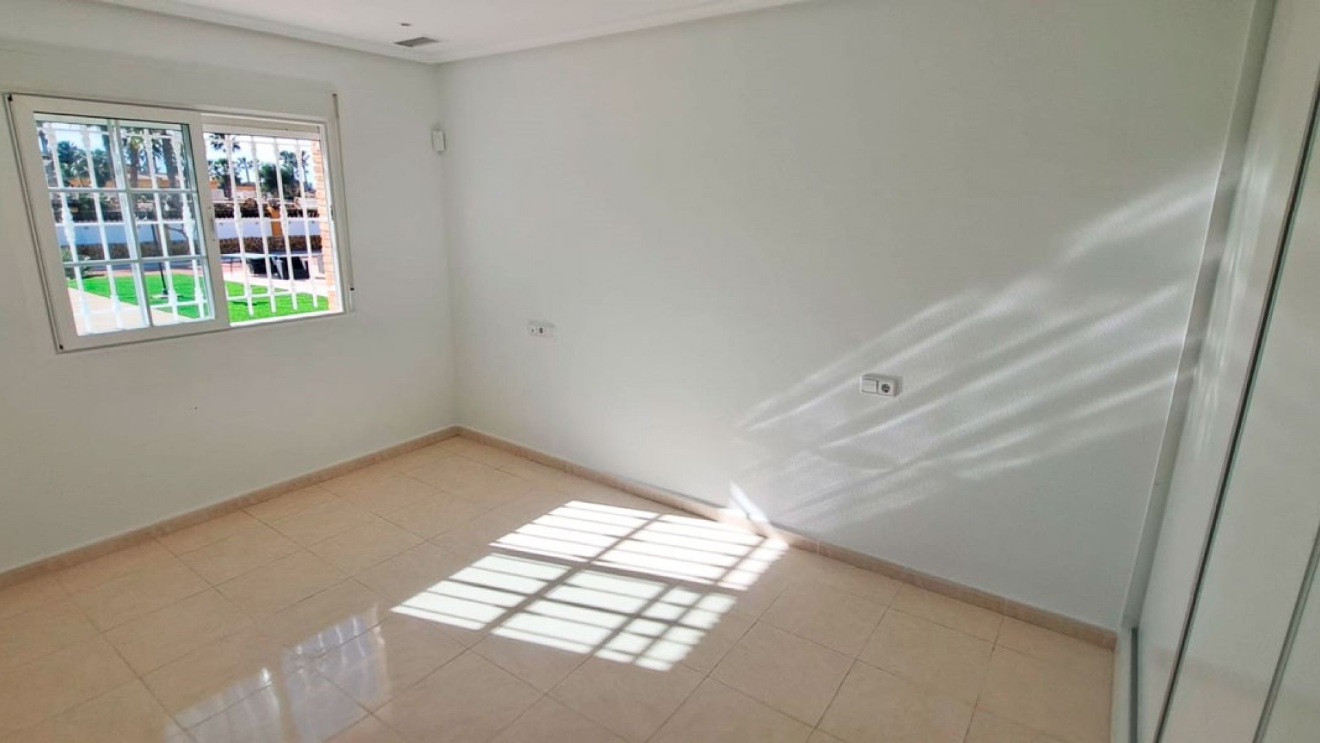 Sale - Finca Country Property -
Catral - Catral - Country